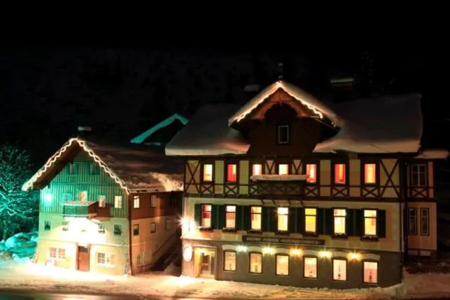 Facade/entrance in Jugendgästehaus Gosauschmied