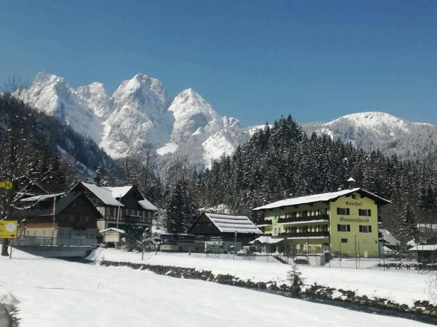 Property building in Gasthof Gosauschmied