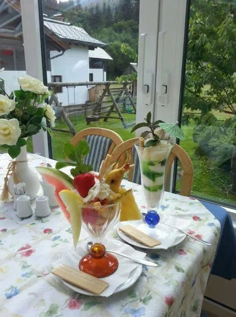 Restaurant/places to eat in Gasthof Gosauschmied