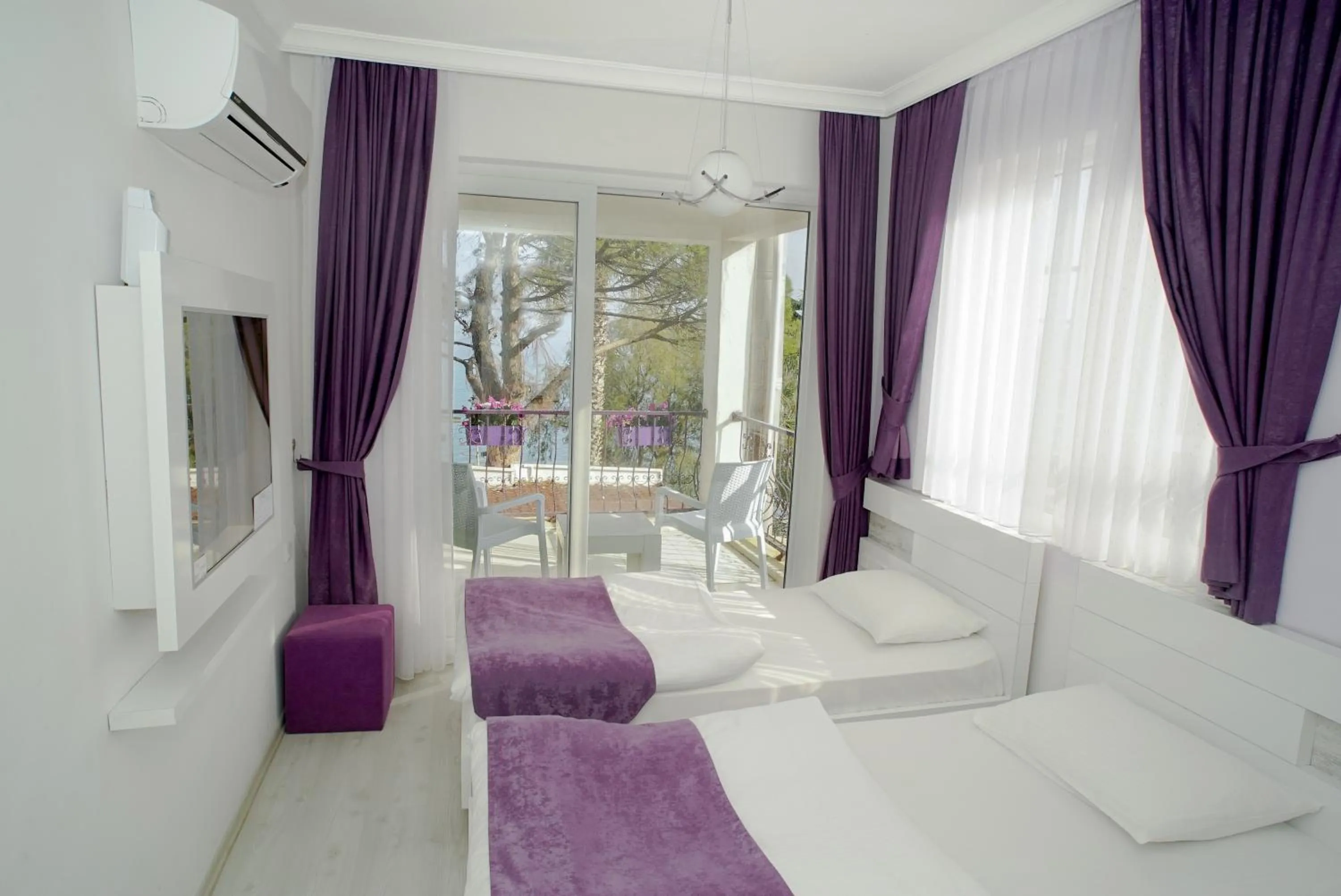 Photo of the whole room, Bed in Fuda Hotel