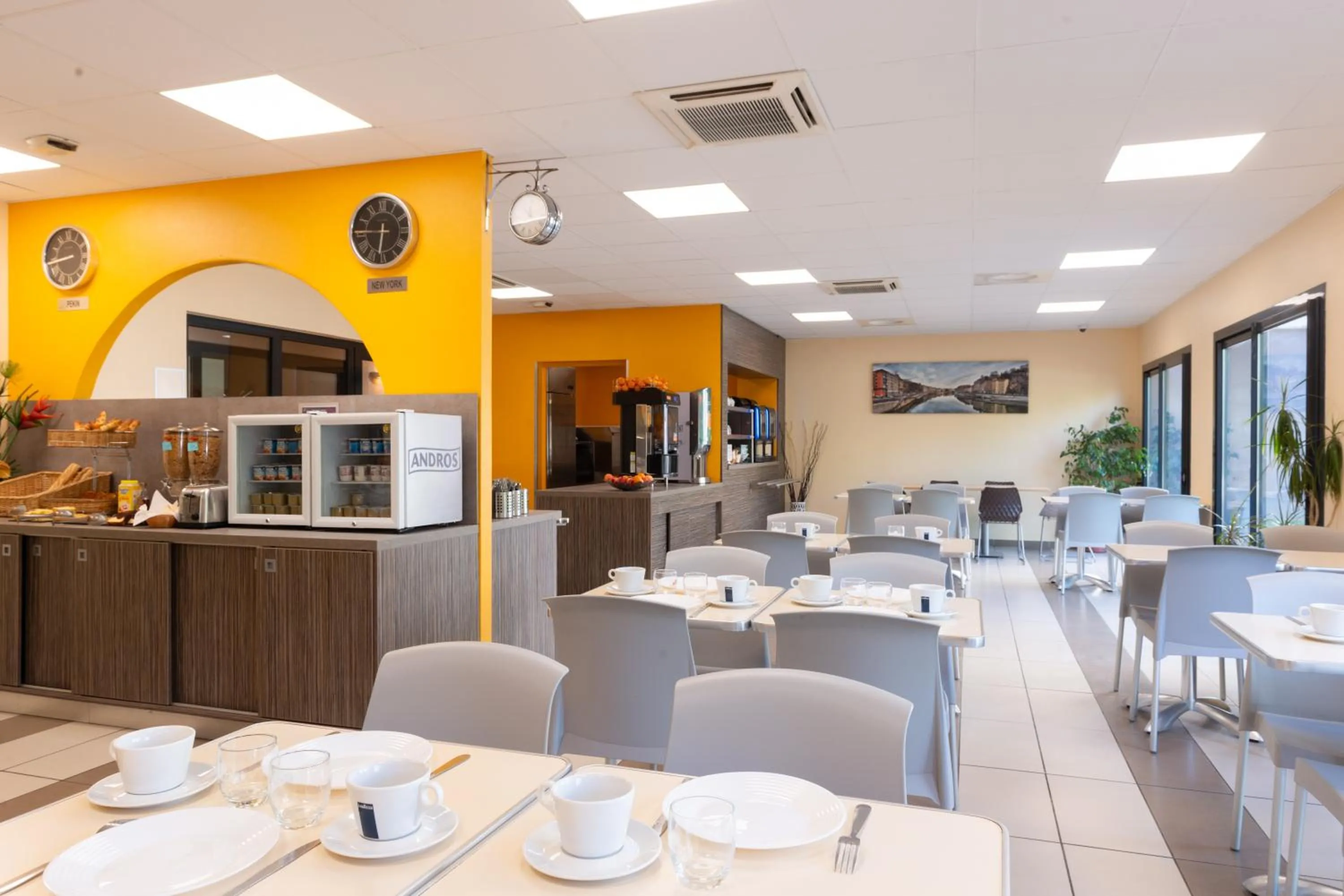 Breakfast in EastLodge Lyon Est Eurexpo