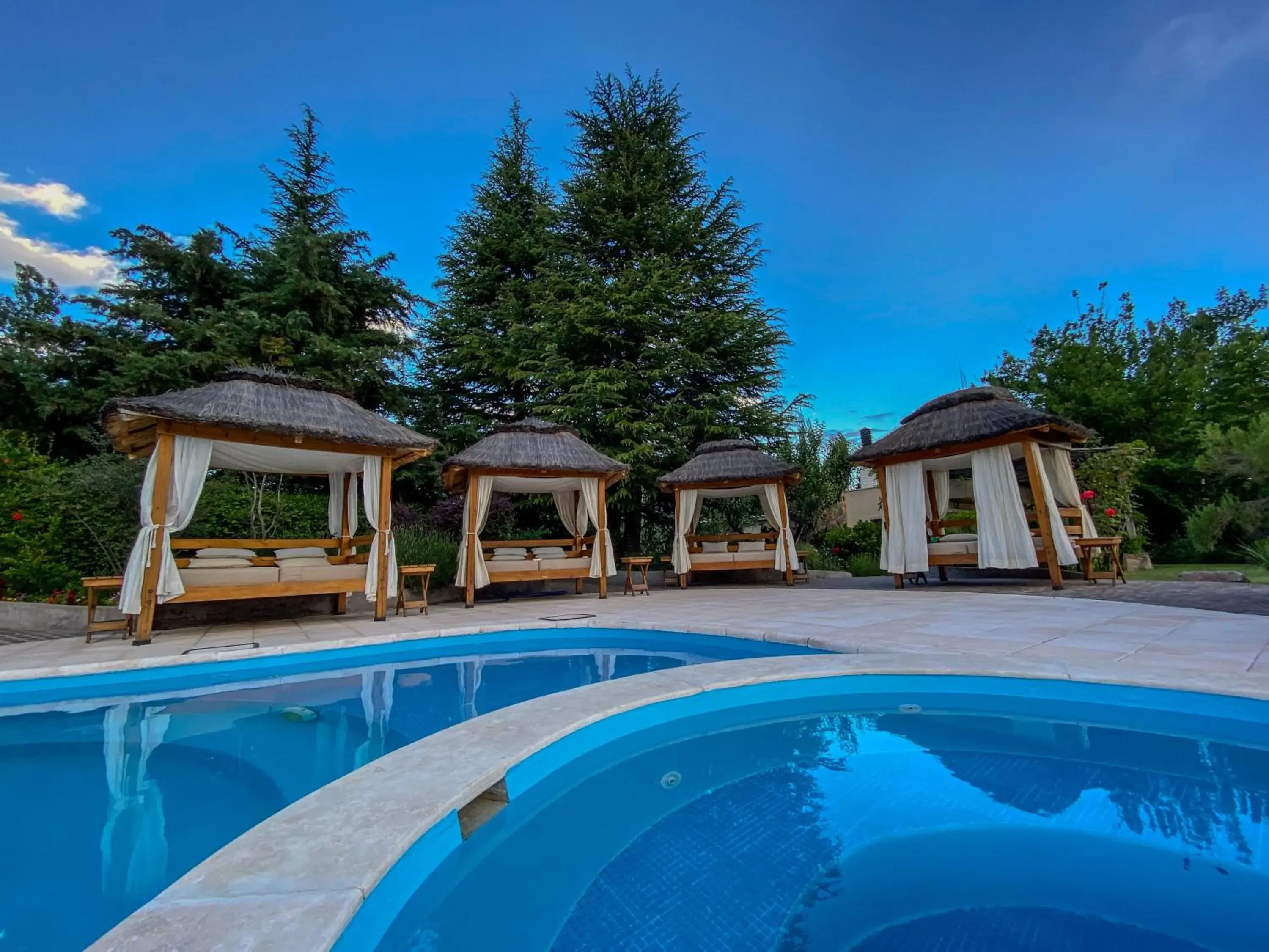Swimming pool in El Carmelo Mountain Lodge Swimming pool in El Carmelo Mountain Lodge