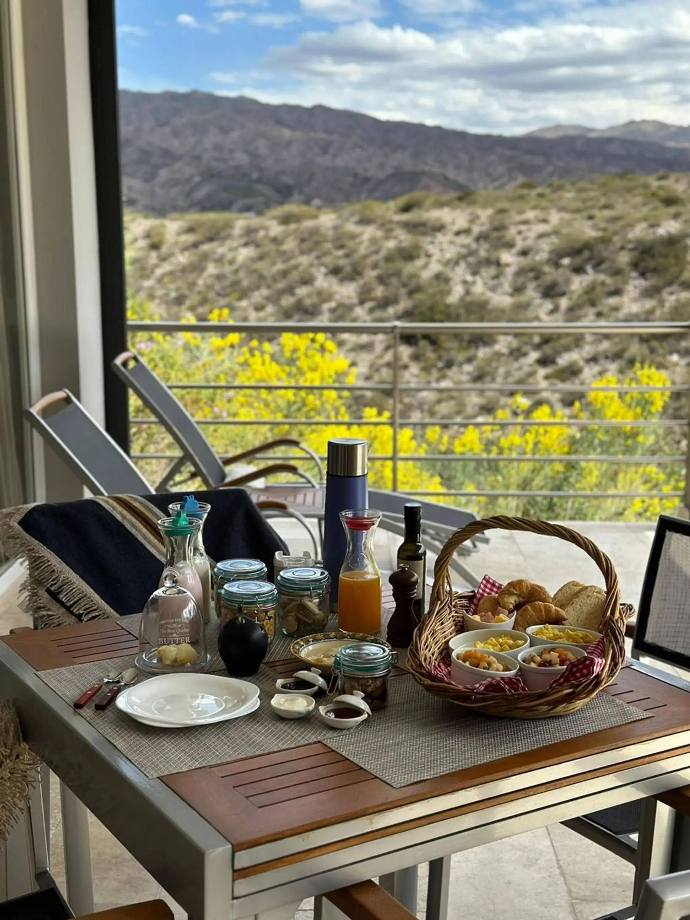 Mountain view in El Carmelo Mountain Lodge Mountain view in El Carmelo Mountain Lodge