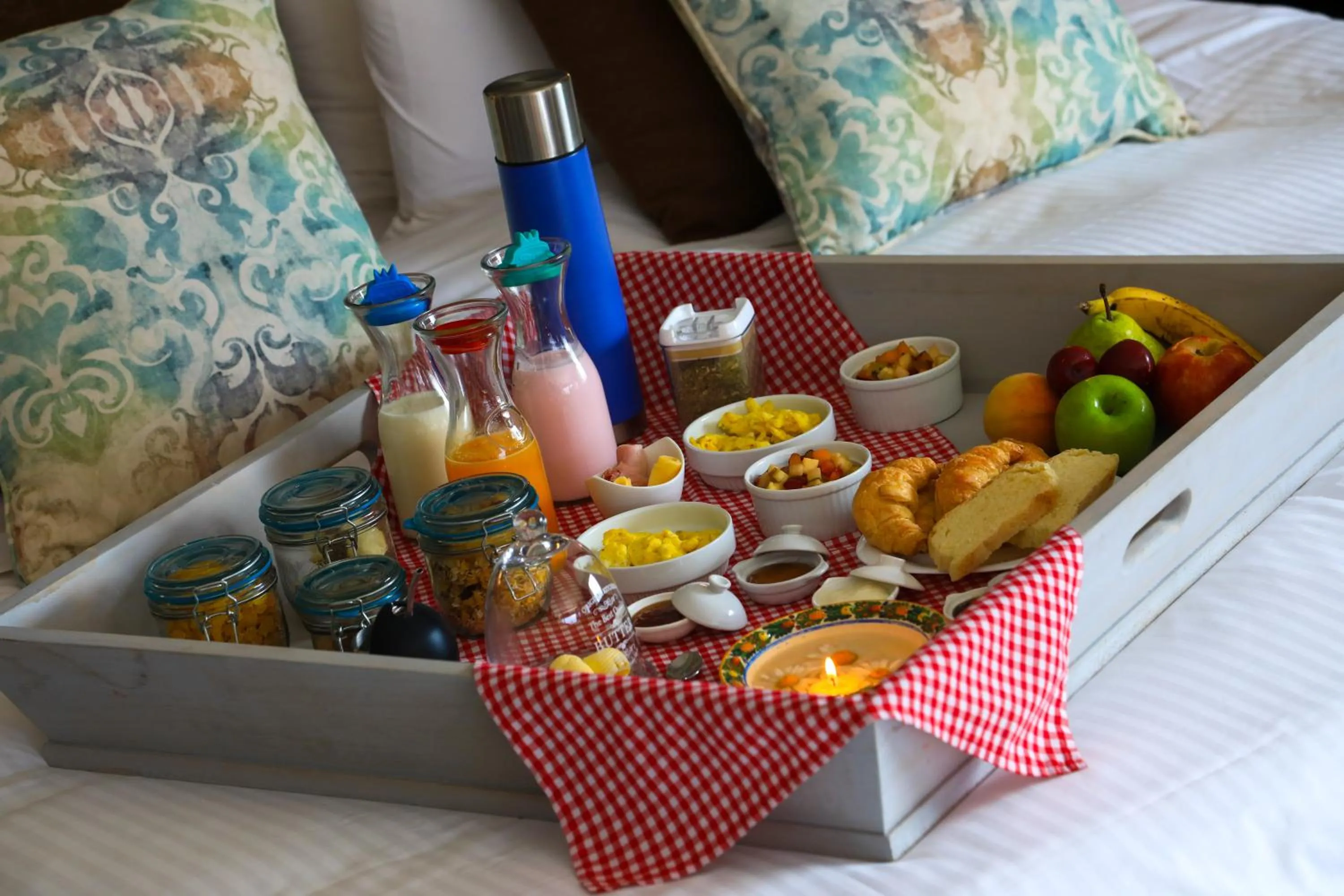 Breakfast, Bed in El Carmelo Mountain Lodge