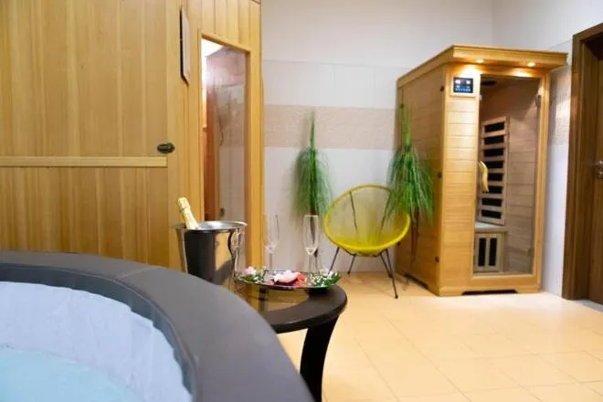 Sauna, Bed in Mlyn Penzion & Wellness