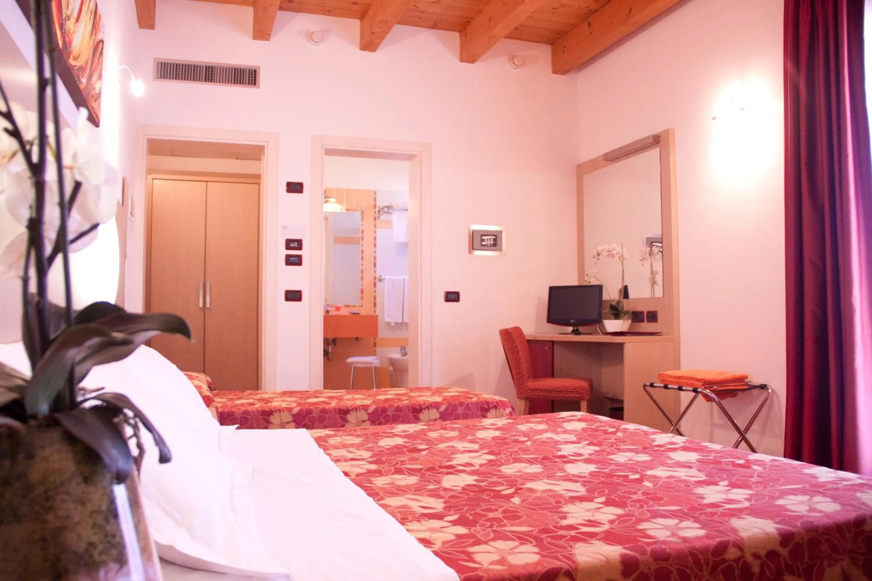 Photo of the whole room, Bed in Hotel Villa Angelina