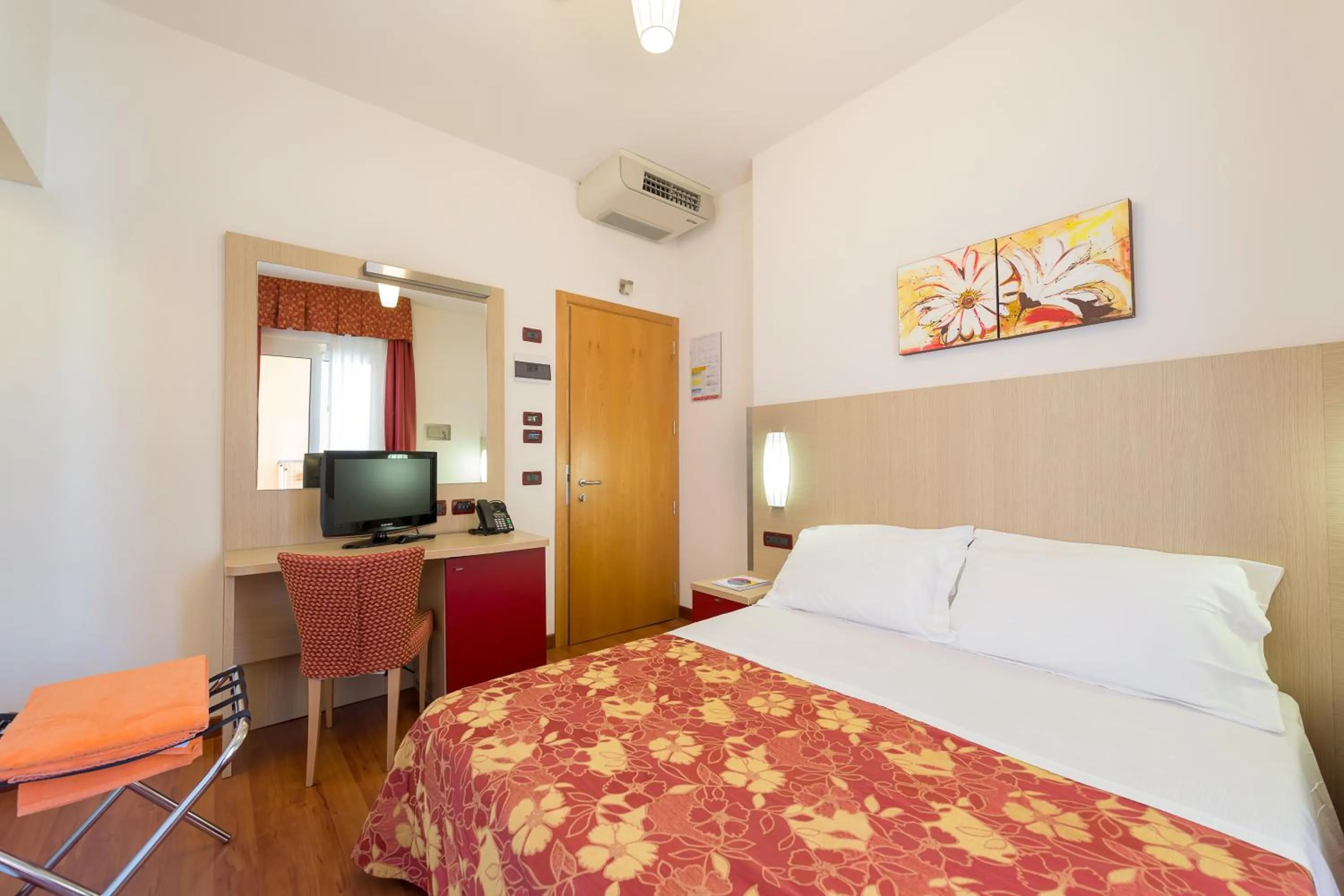 Bedroom, Bed in Hotel Villa Angelina