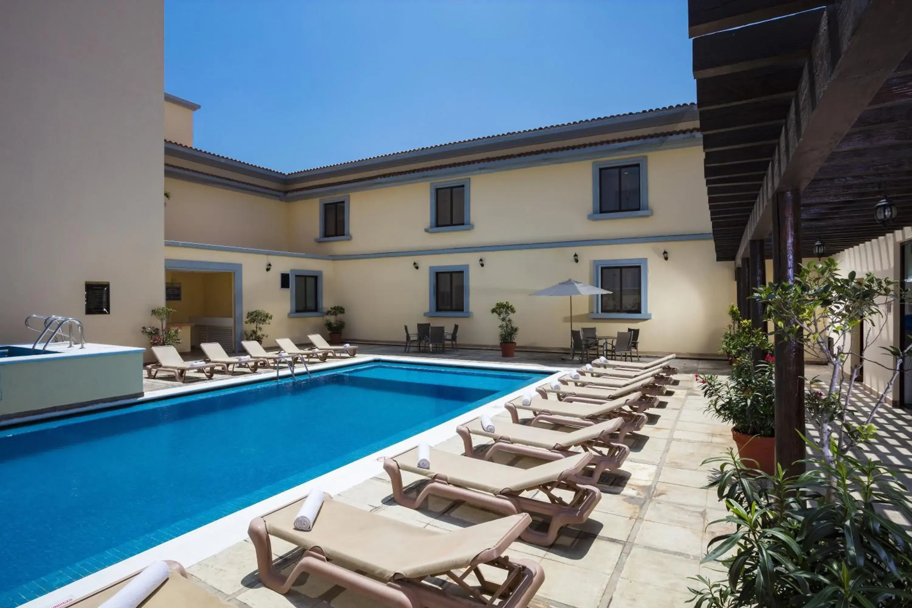 Swimming pool in Fiesta Inn Veracruz Malecon Swimming pool in Fiesta Inn Veracruz Malecon