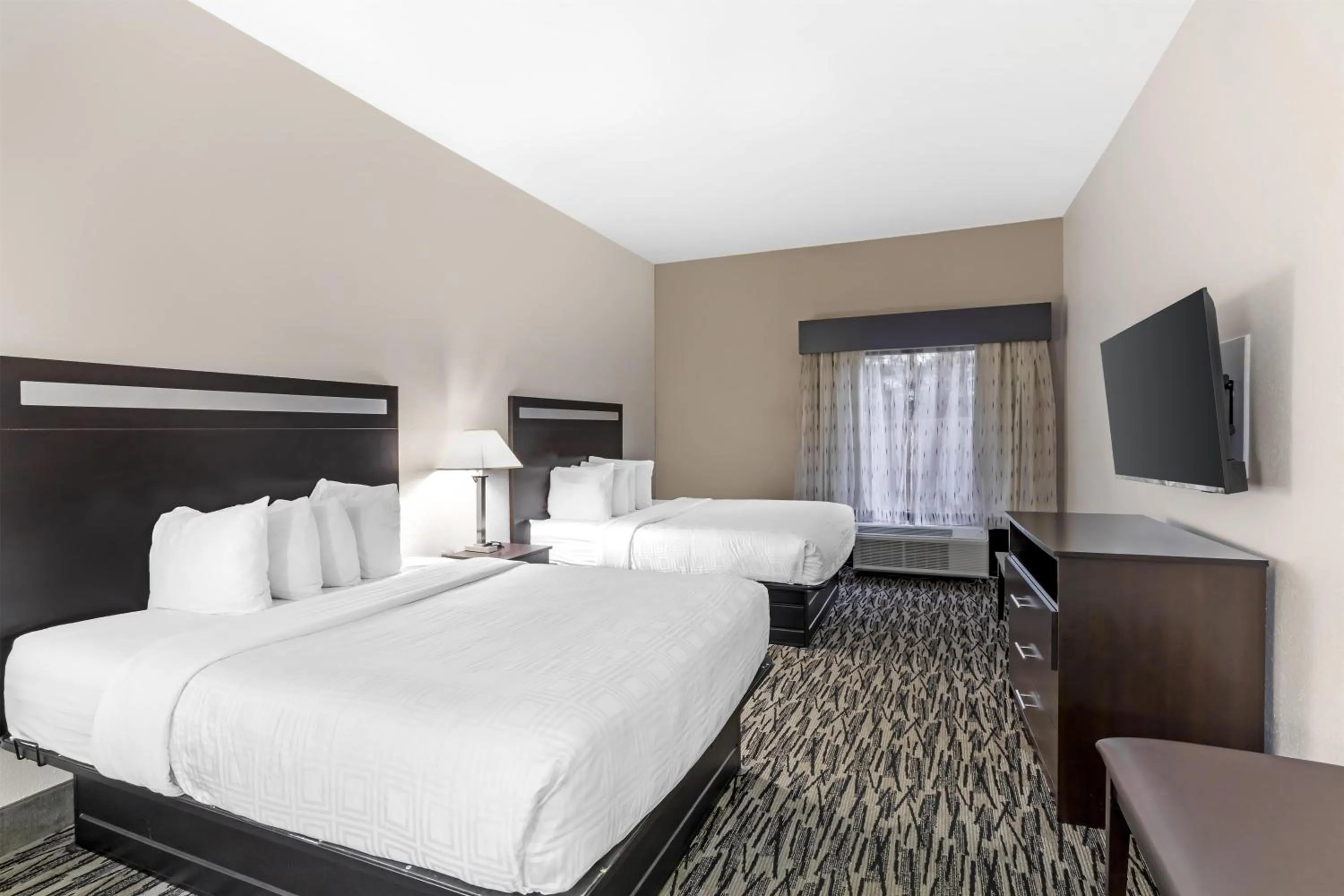 Photo of the whole room, Bed in Best Western Plus McDonough Inn & Suites