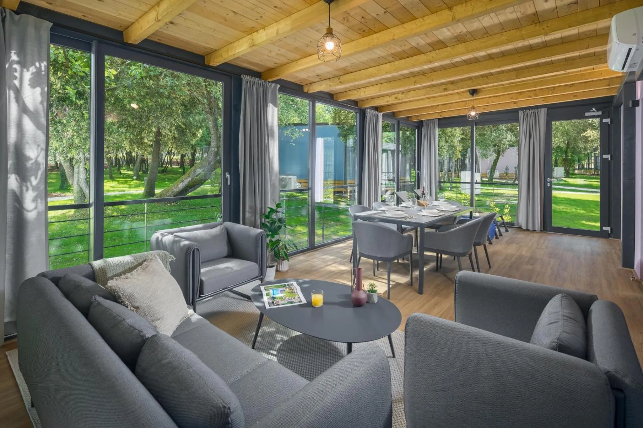 Day in Camping Homes Mon Perin