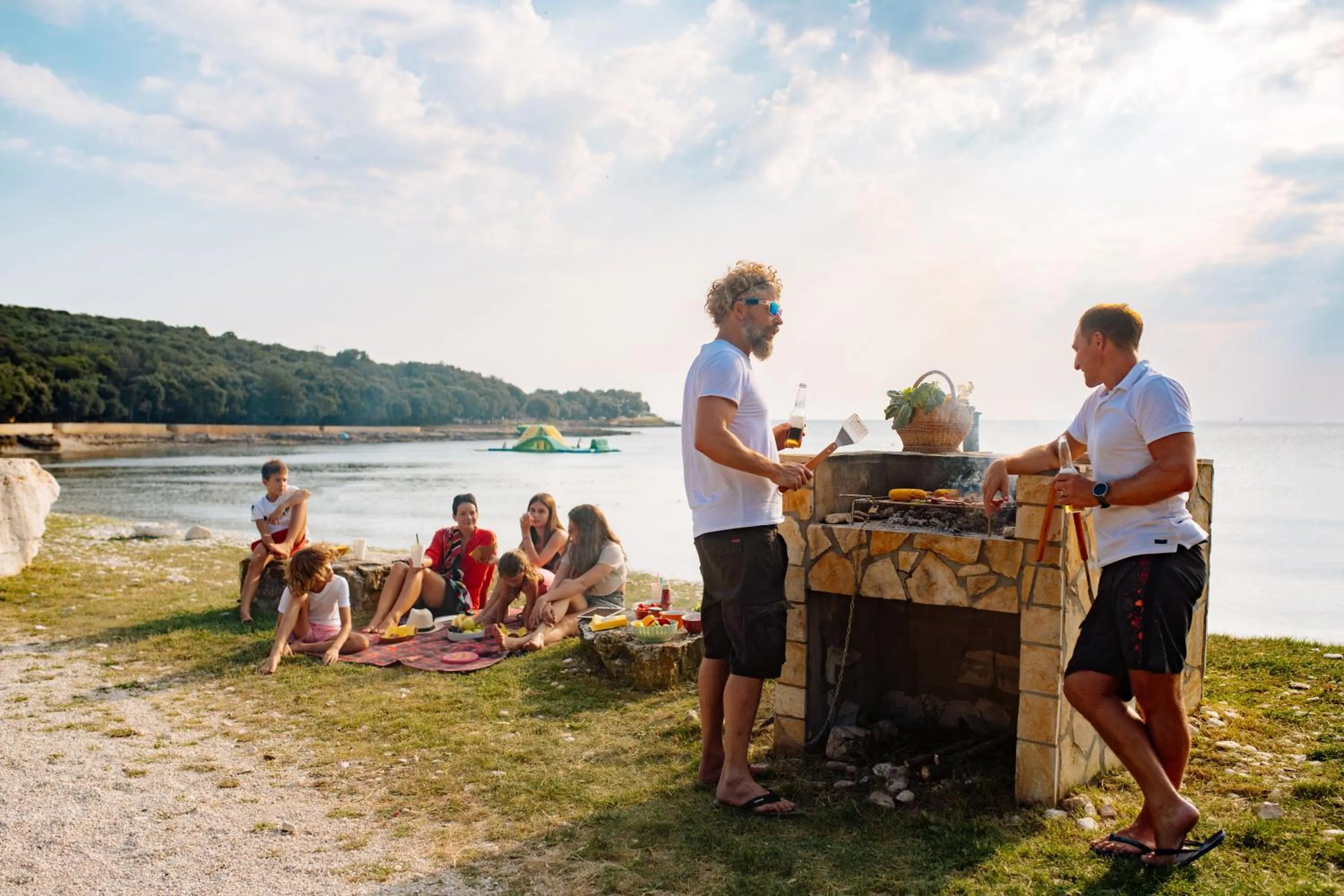 People in Camping Homes Mon Perin