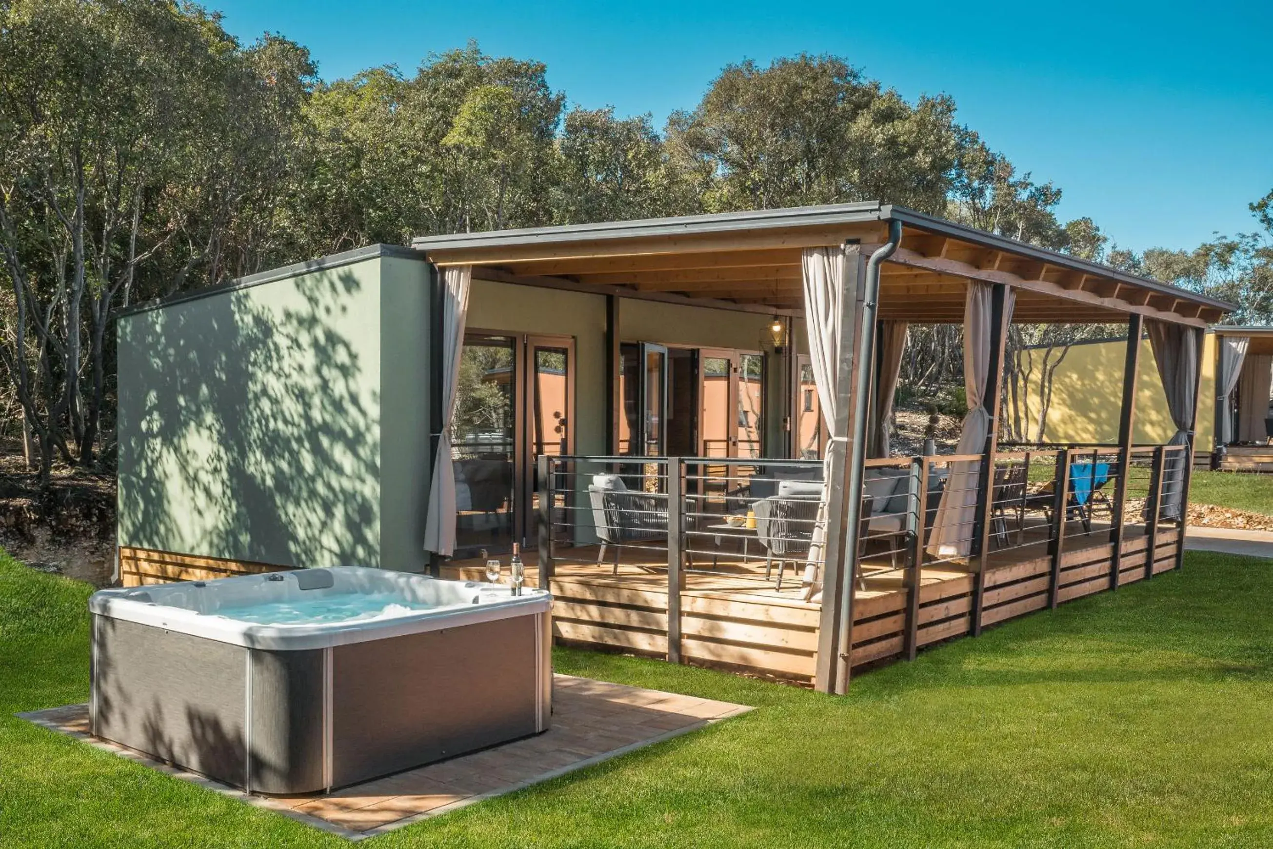 Prestige Mobile Home with Jacuzzi in Camping Homes Mon Perin Prestige Mobile Home with Jacuzzi in Camping Homes Mon Perin