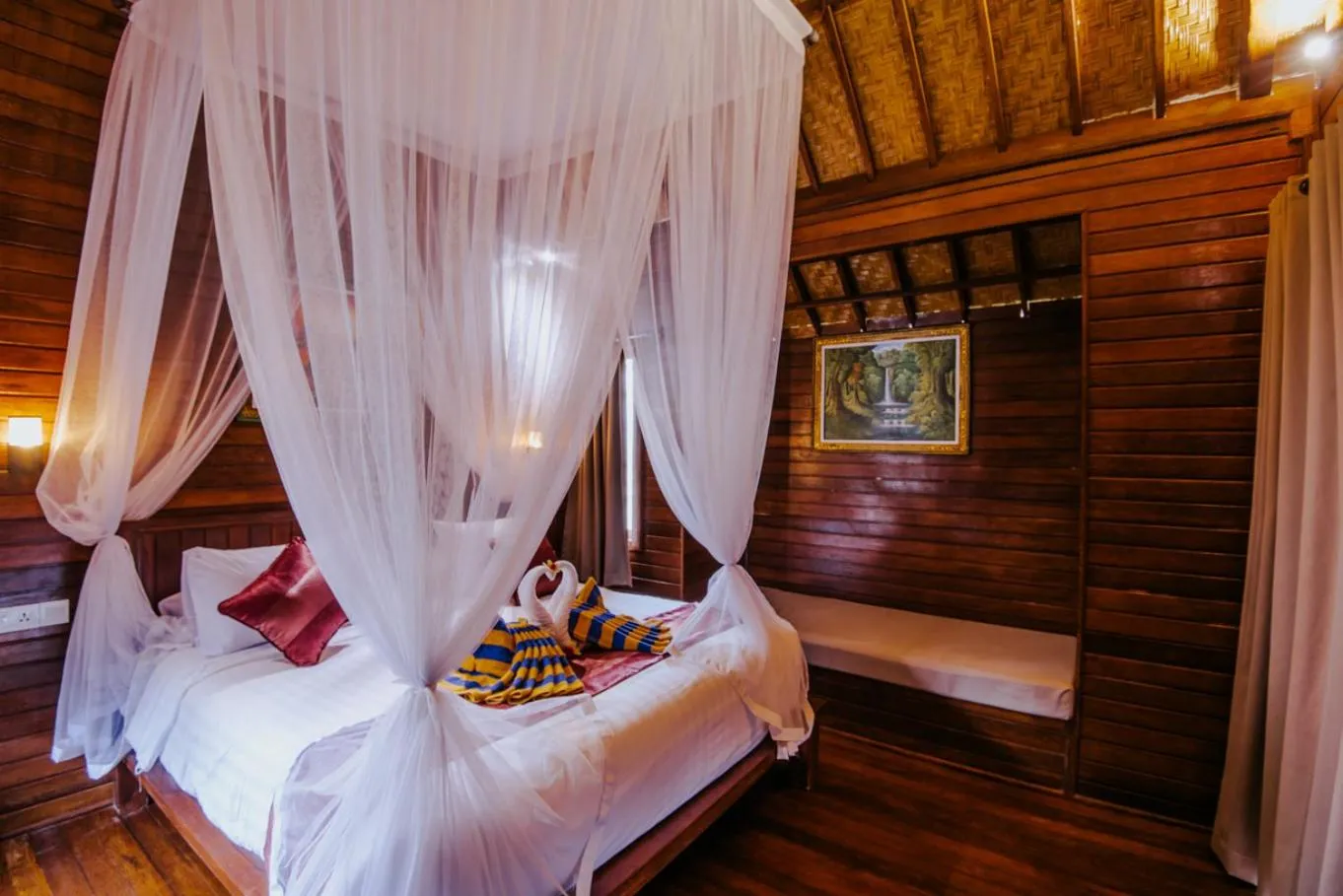 Bed in Sunday Huts Lembongan