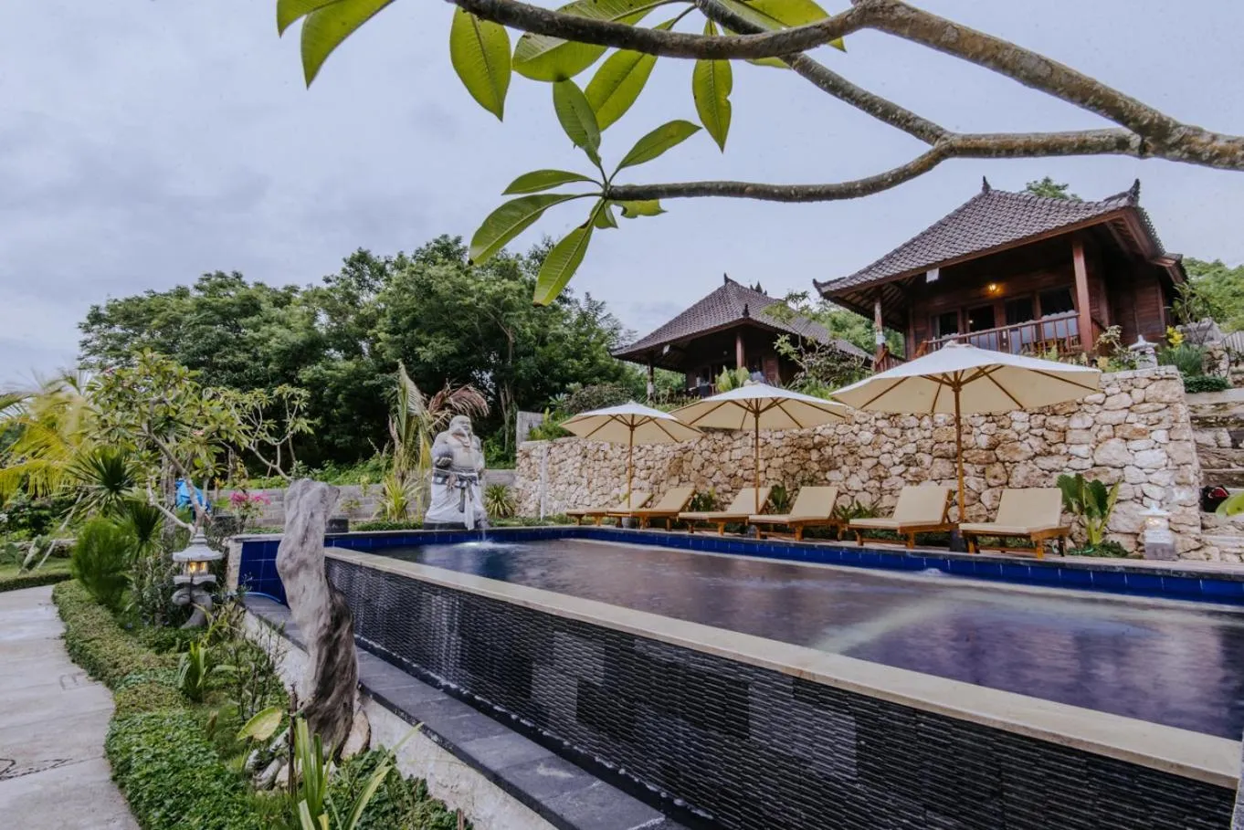 Sunday Huts Lembongan