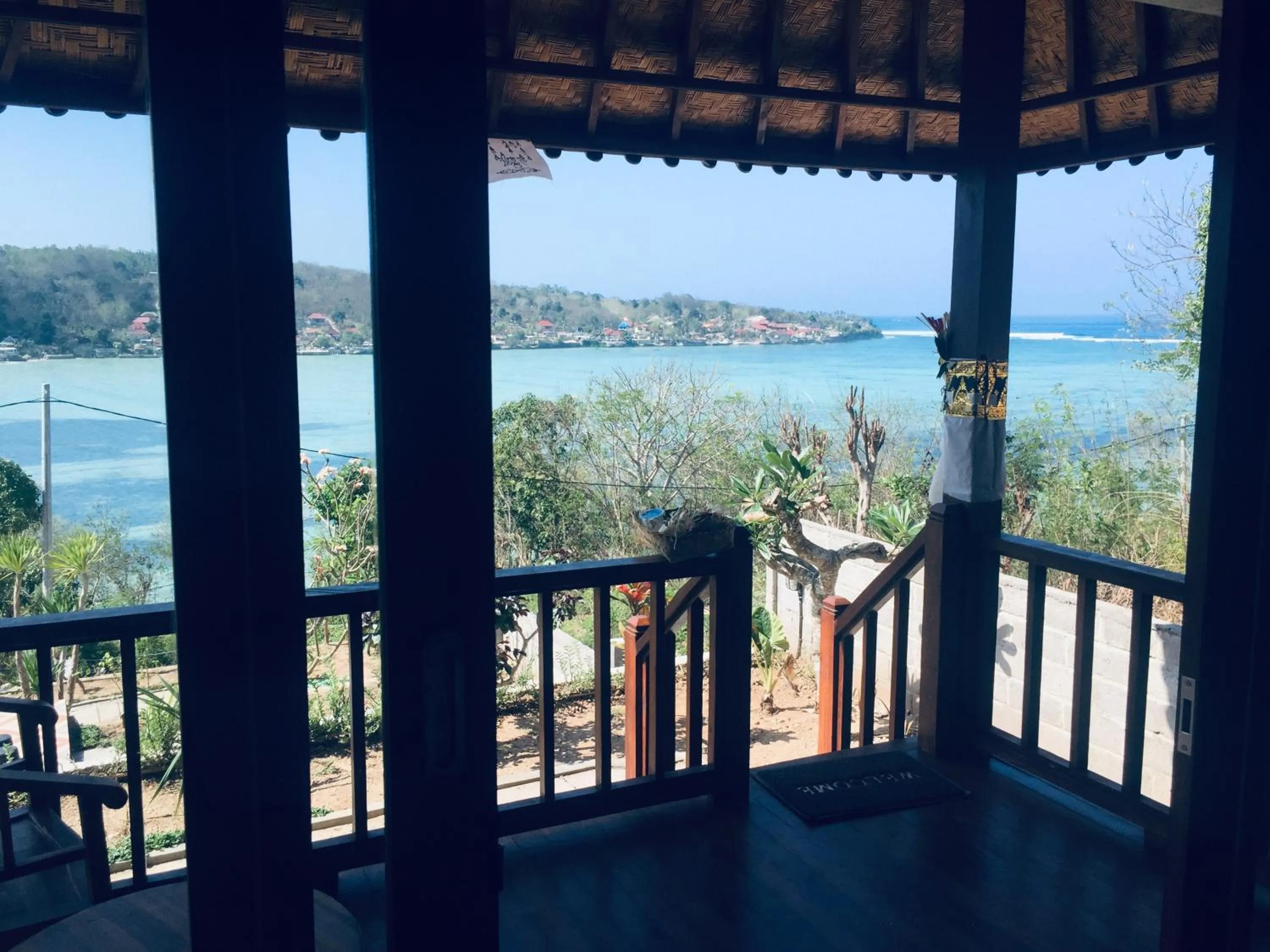 Sea view in Sunday Huts Lembongan
