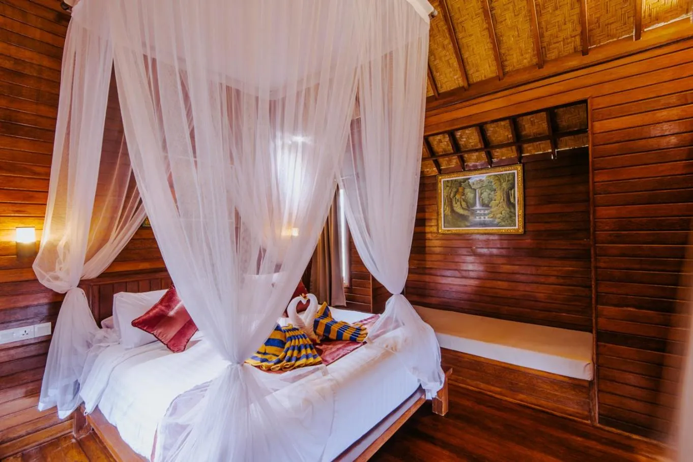 Bed in Sunday Huts Lembongan