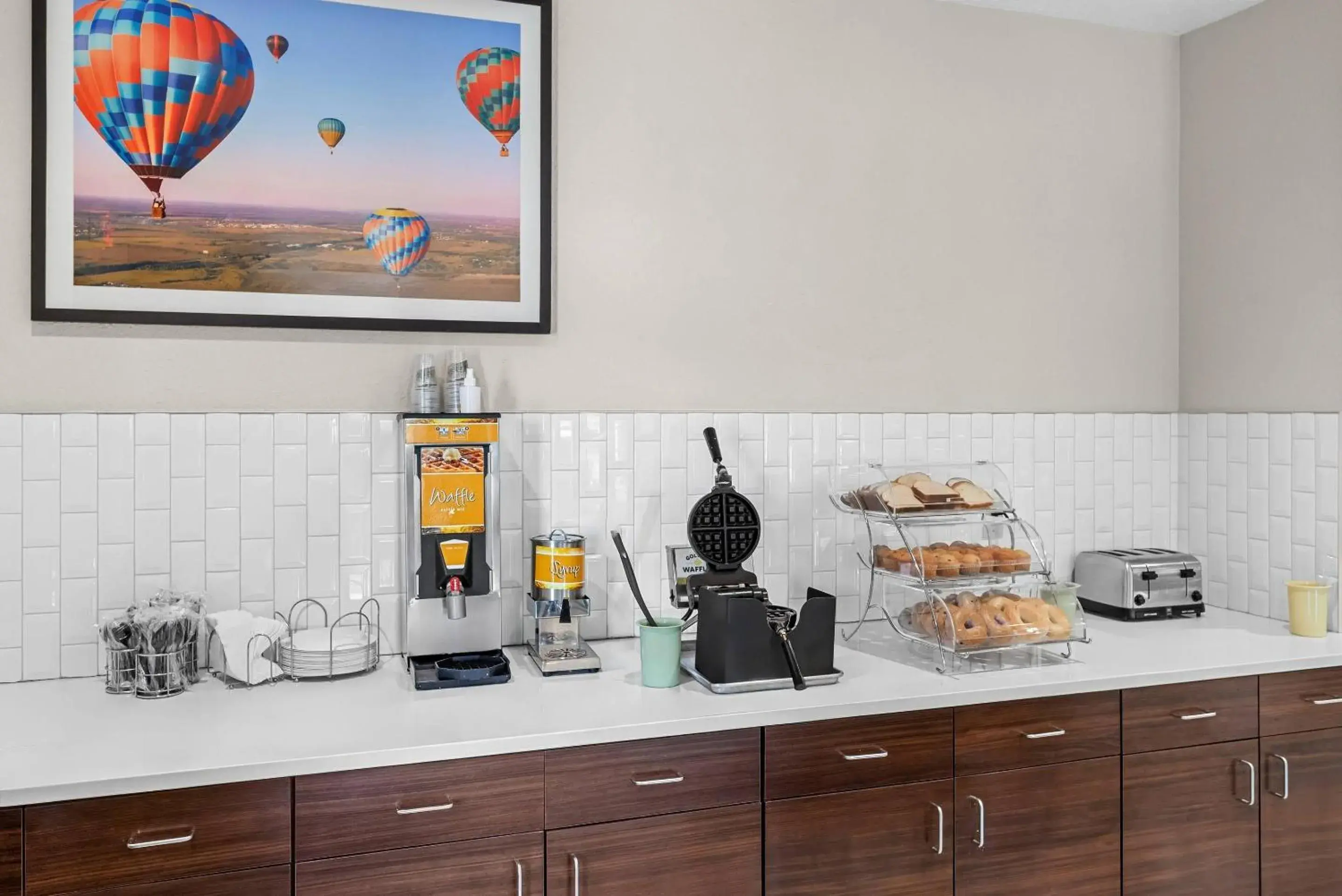 Breakfast in Quality Inn & Suites Albuquerque South Valley Area Breakfast in Quality Inn & Suites Albuquerque South Valley Area