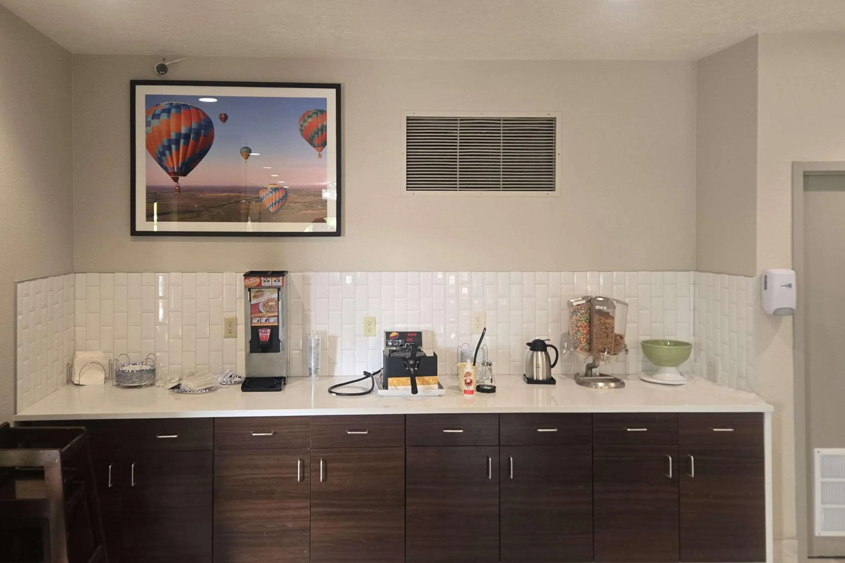 Breakfast in Super 8 by Wyndham Albuquerque Airport