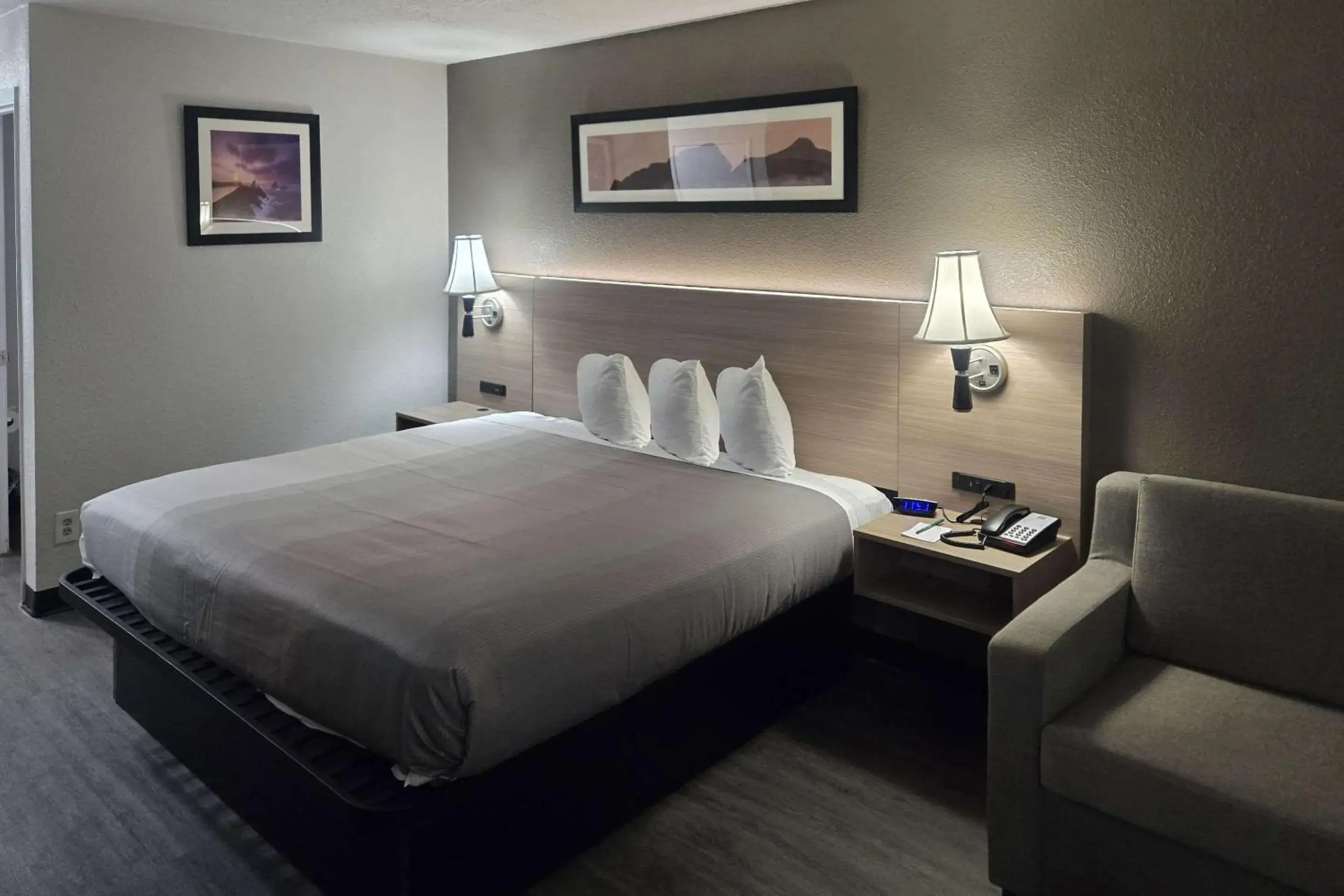 King Room - Non Smoking in Super 8 by Wyndham Albuquerque Airport King Room - Non Smoking in Super 8 by Wyndham Albuquerque Airport