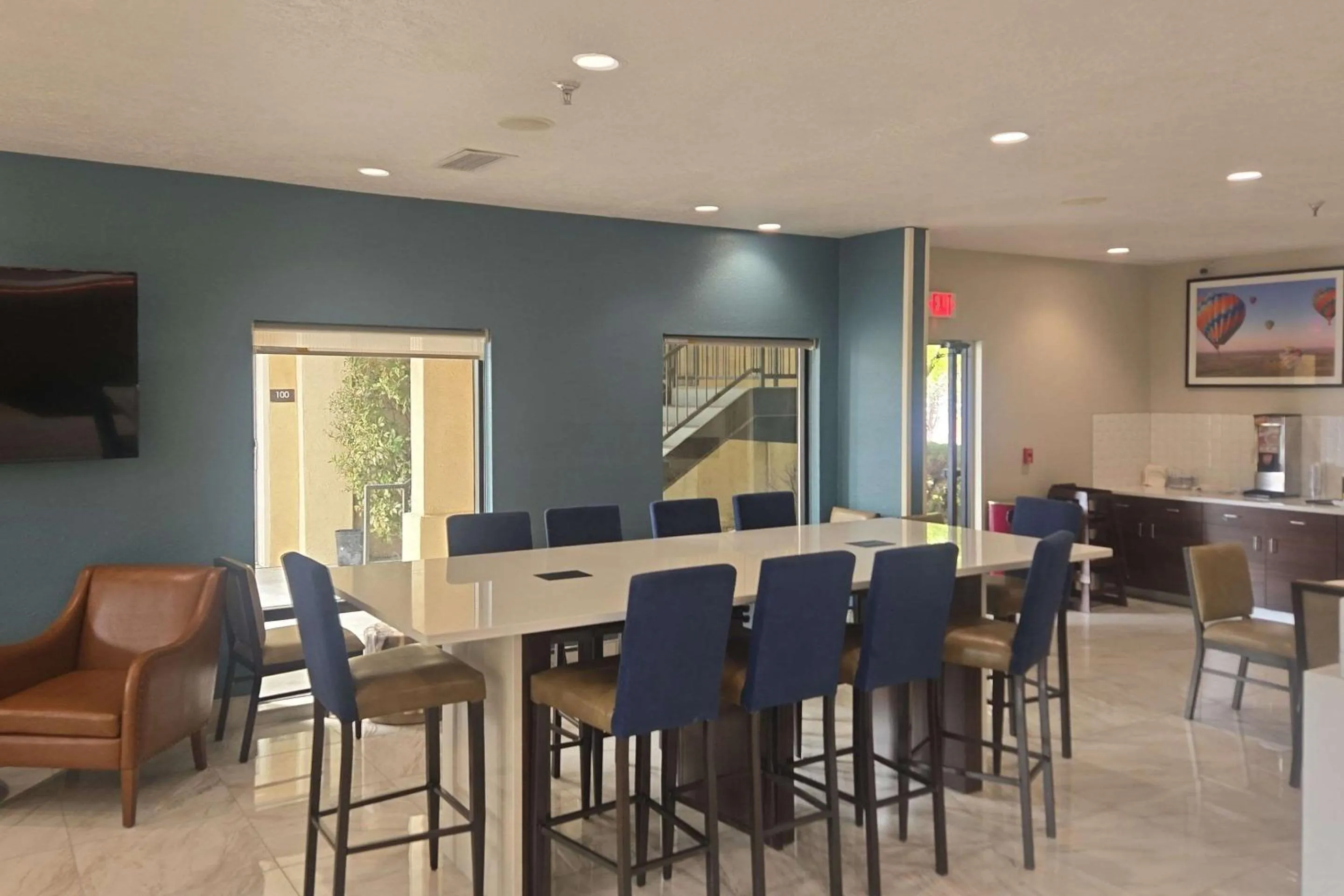 Breakfast in Super 8 by Wyndham Albuquerque Airport