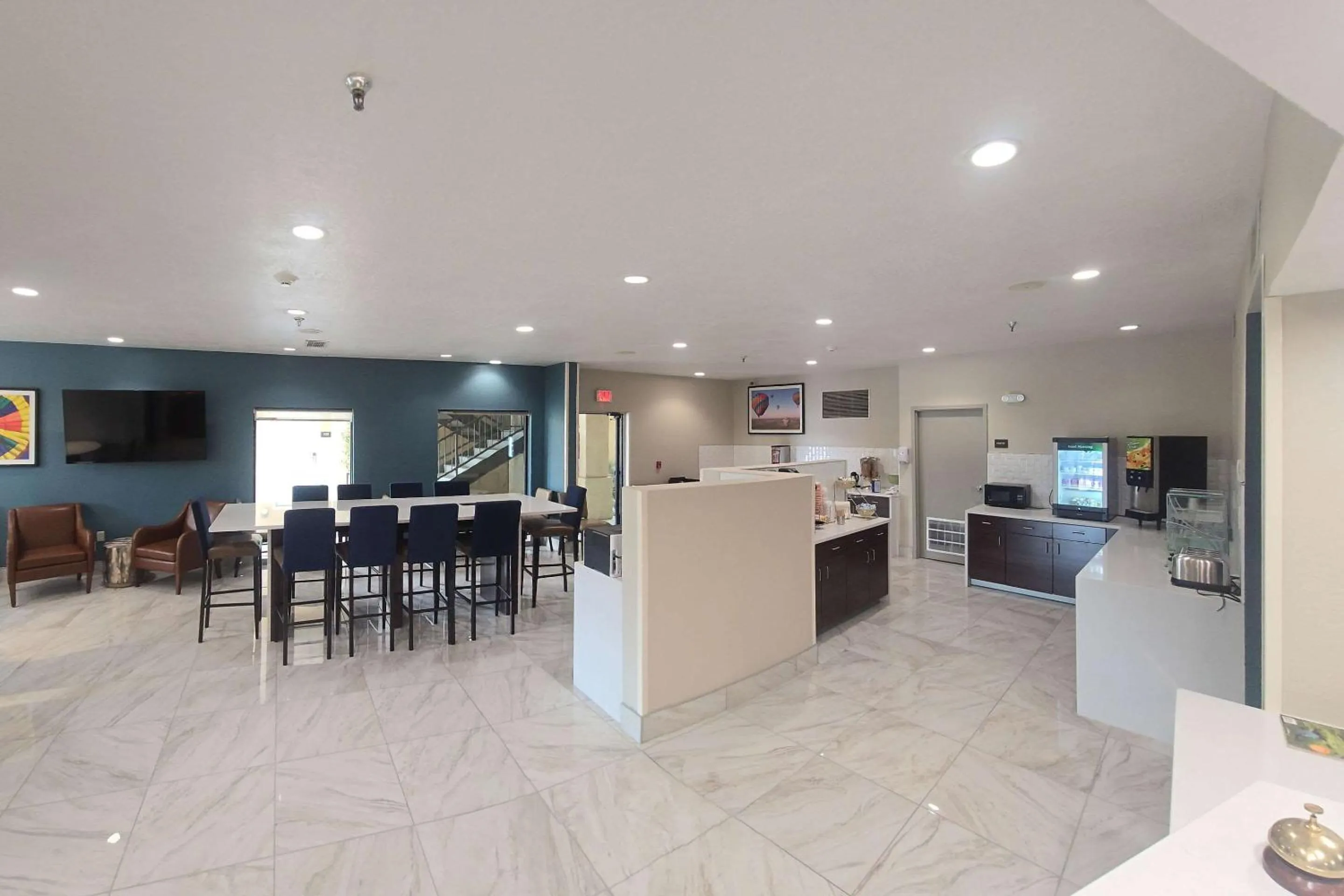 Breakfast in Super 8 by Wyndham Albuquerque Airport