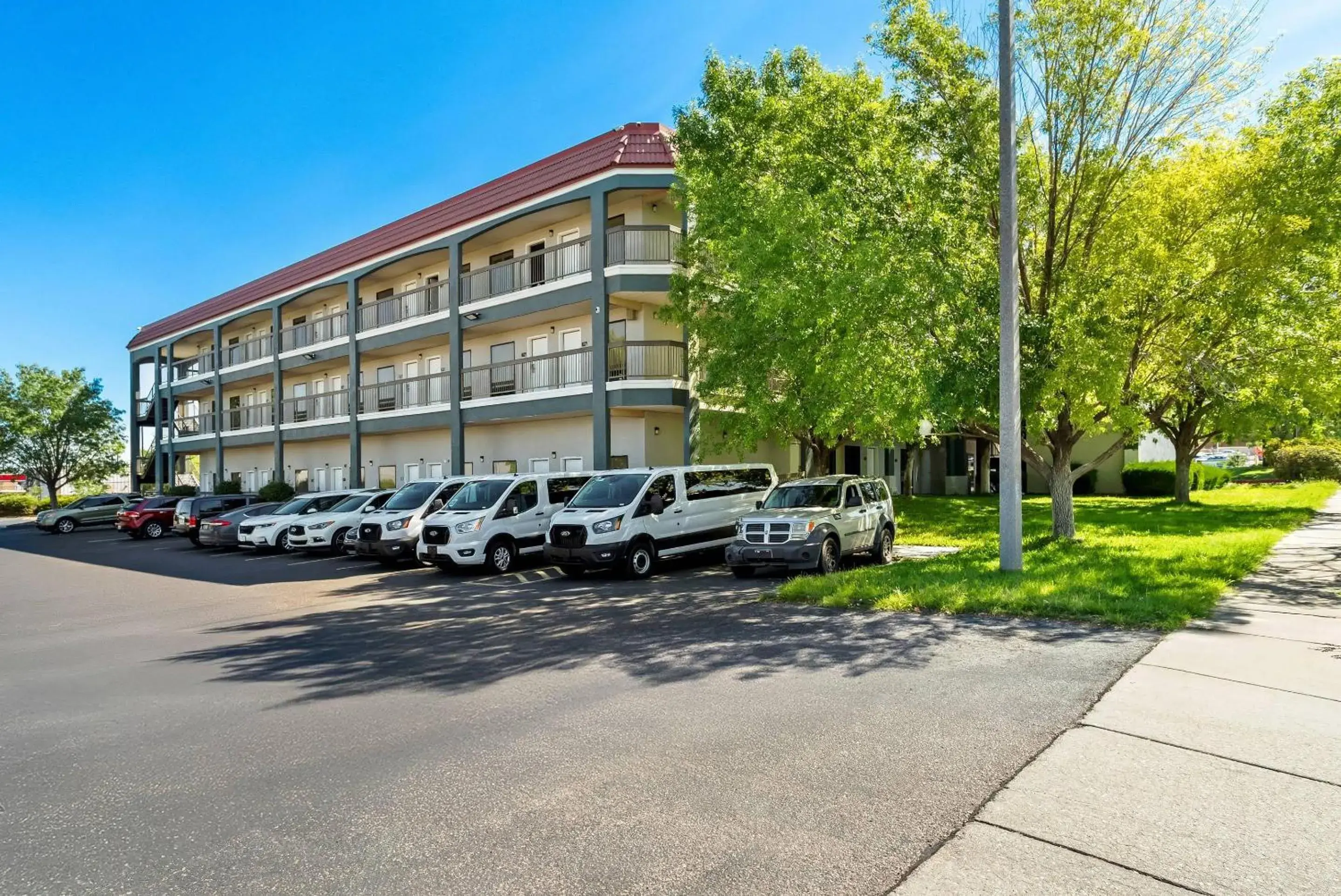 Property building in Quality Inn & Suites Albuquerque South Valley Area Property building in Quality Inn & Suites Albuquerque South Valley Area