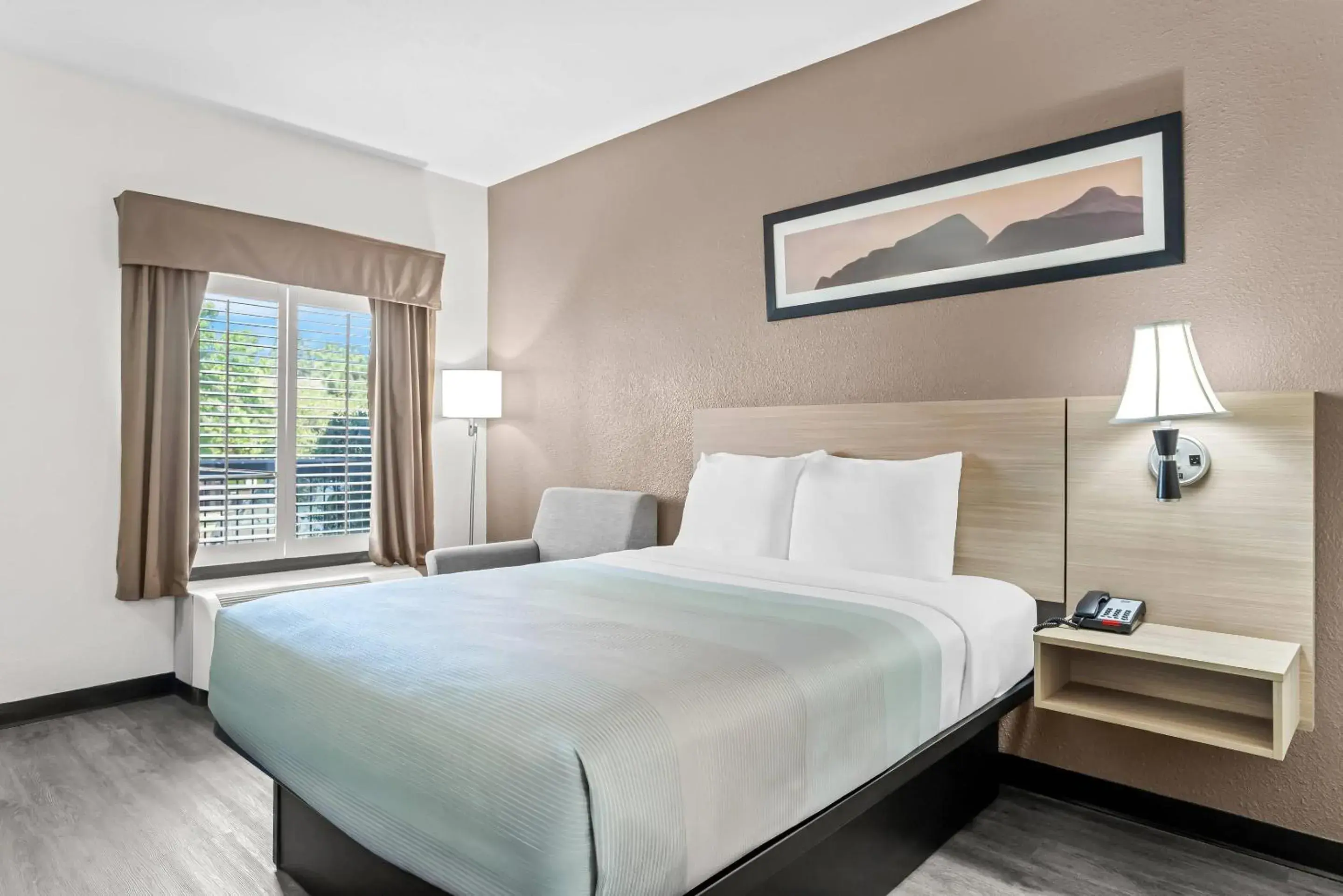 Bedroom, Bed in Quality Inn & Suites Albuquerque South Valley Area Bedroom, Bed in Quality Inn & Suites Albuquerque South Valley Area