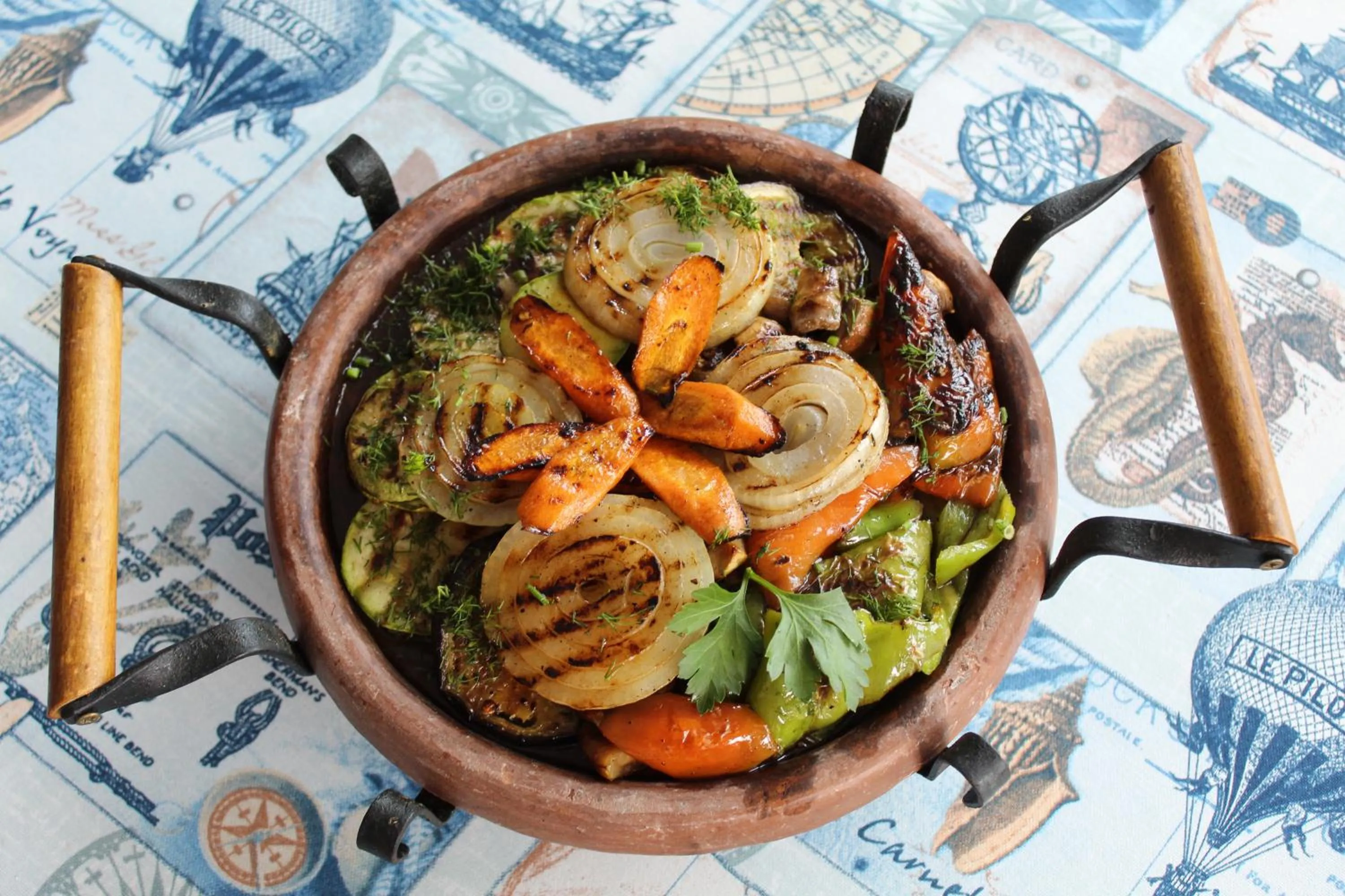 Restaurant/places to eat in Hotel Evridika