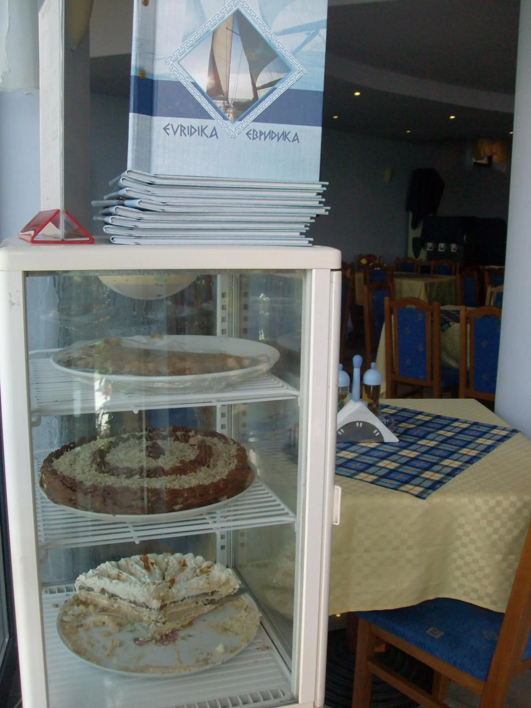 Restaurant/places to eat in Hotel Evridika