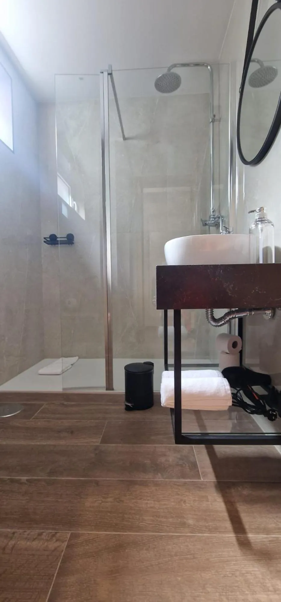Shower in Alma Invicta Alegria