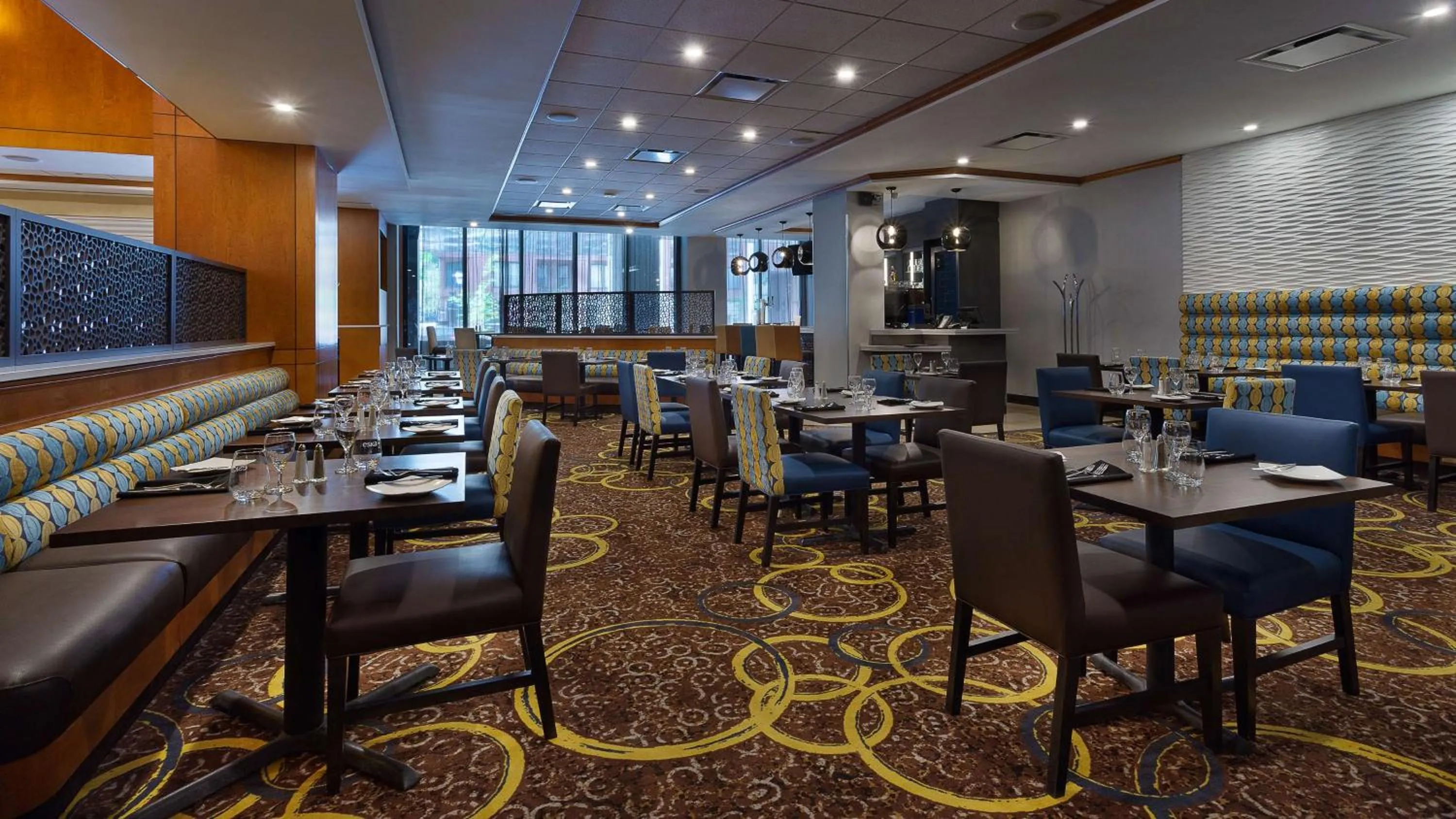 Restaurant/places to eat in Hilton Garden Inn Montreal Centre-Ville