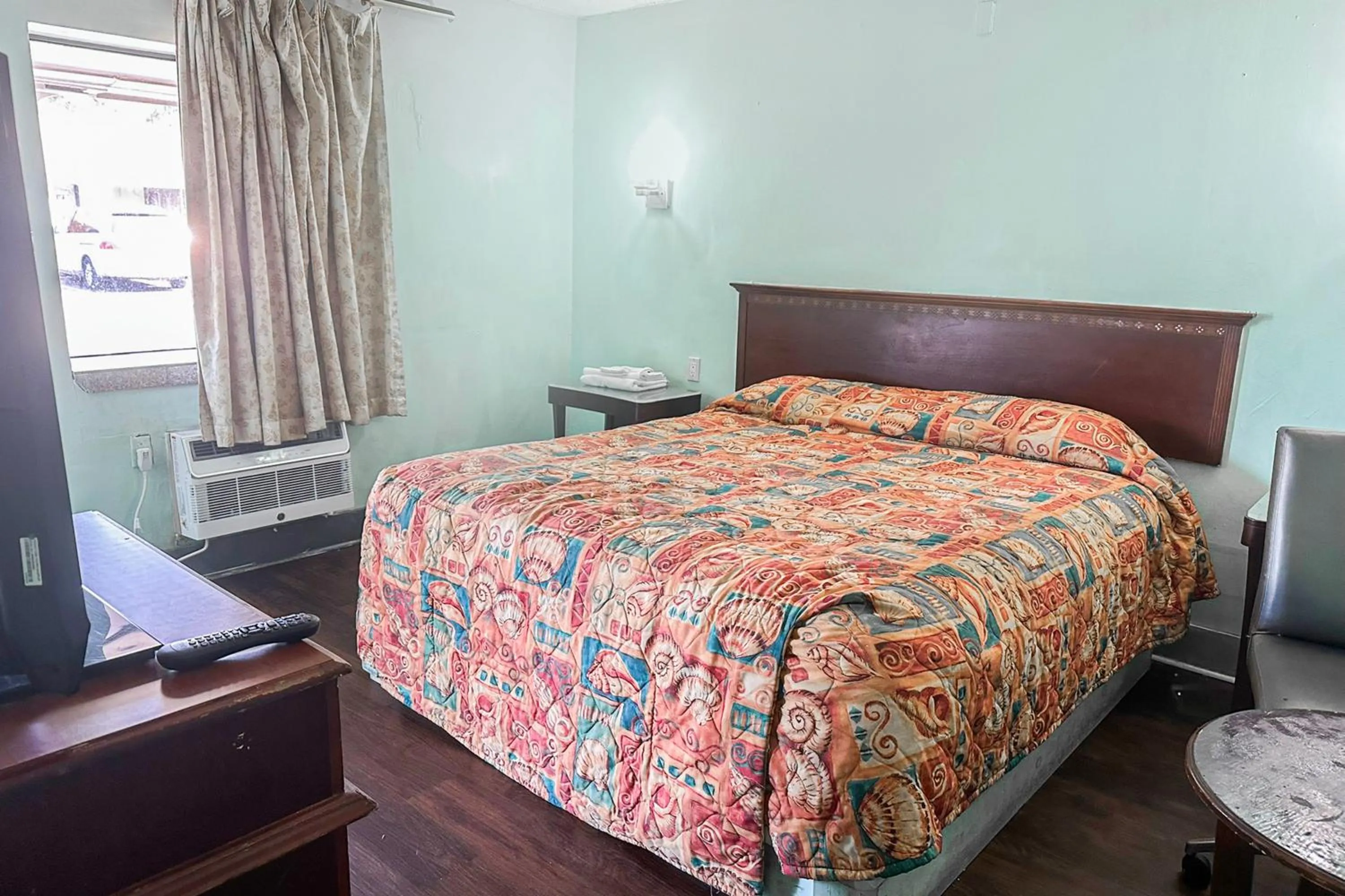 Bedroom, Bed in OYO Hotel Jonesboro Near Atlanta Airport