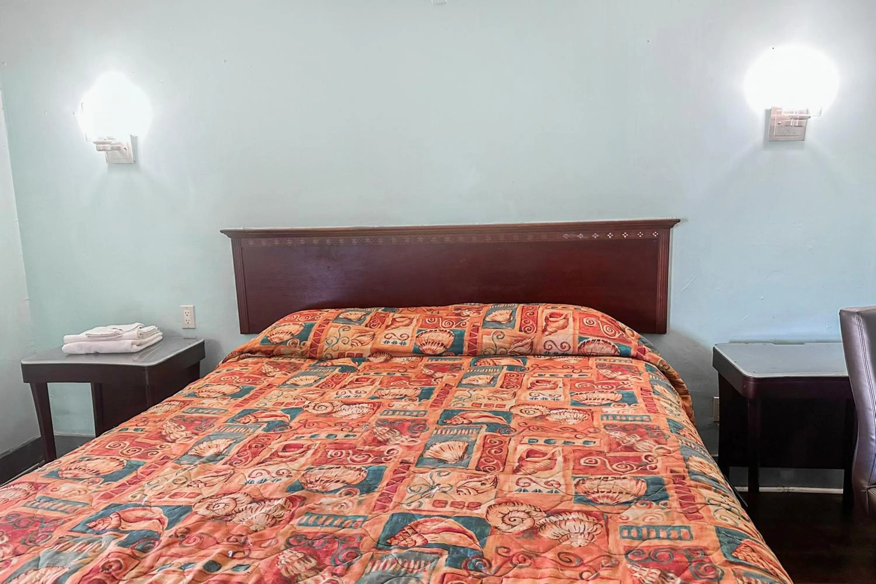 Bedroom, Bed in OYO Hotel Jonesboro Near Atlanta Airport