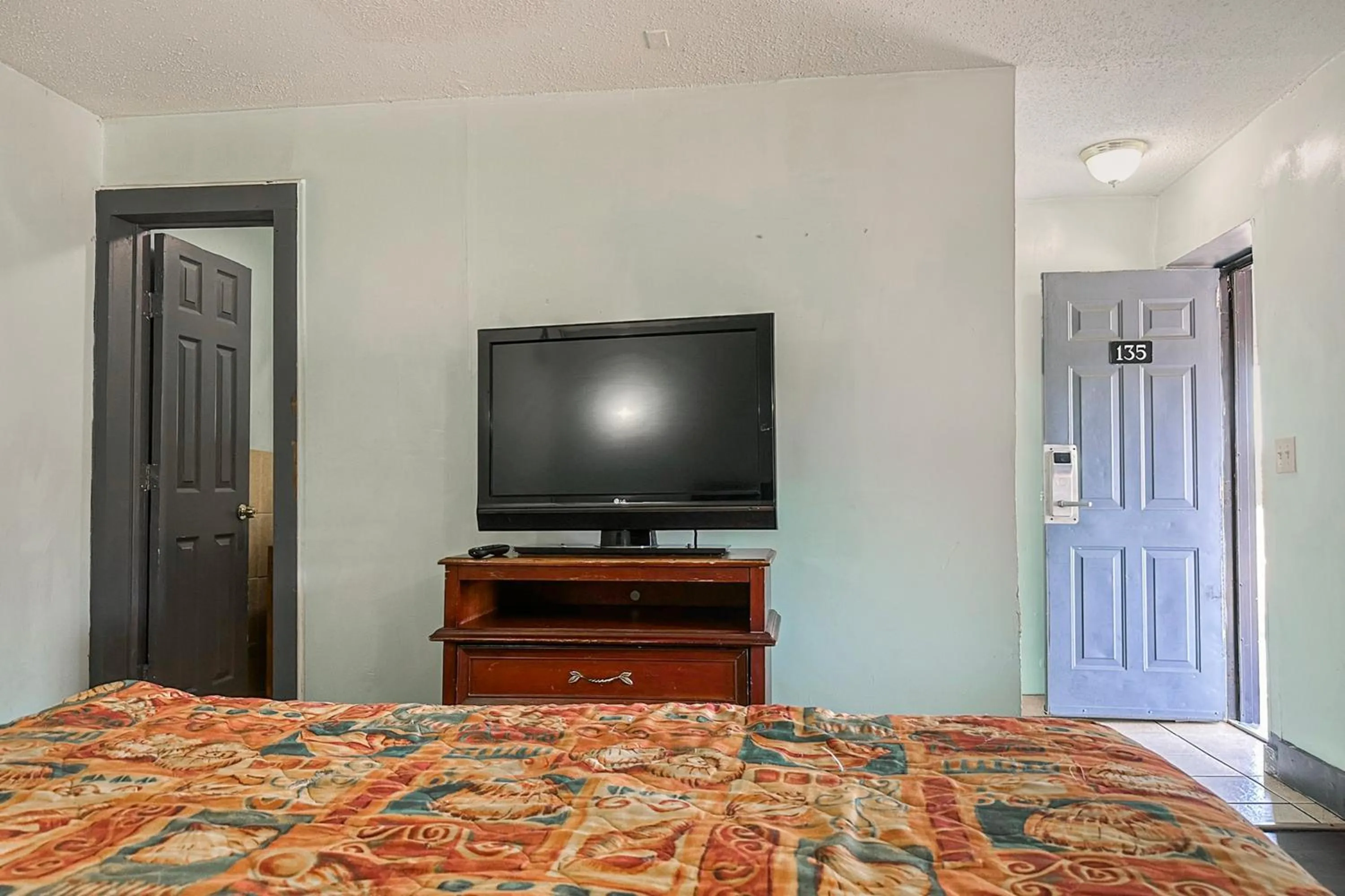 Bedroom, Bed in OYO Hotel Jonesboro Near Atlanta Airport