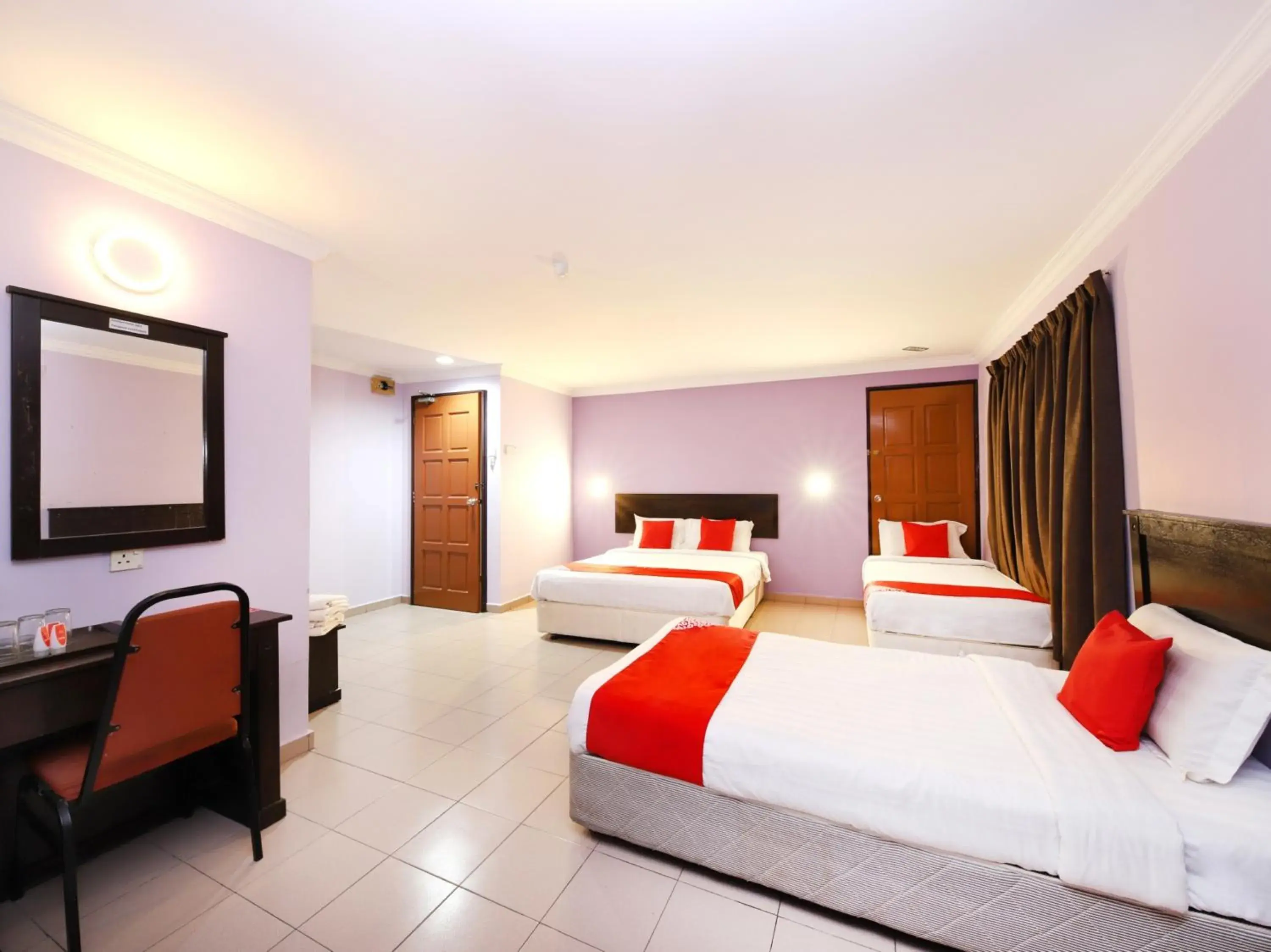 Bedroom in Super OYO 473 Comfort Hotel 2