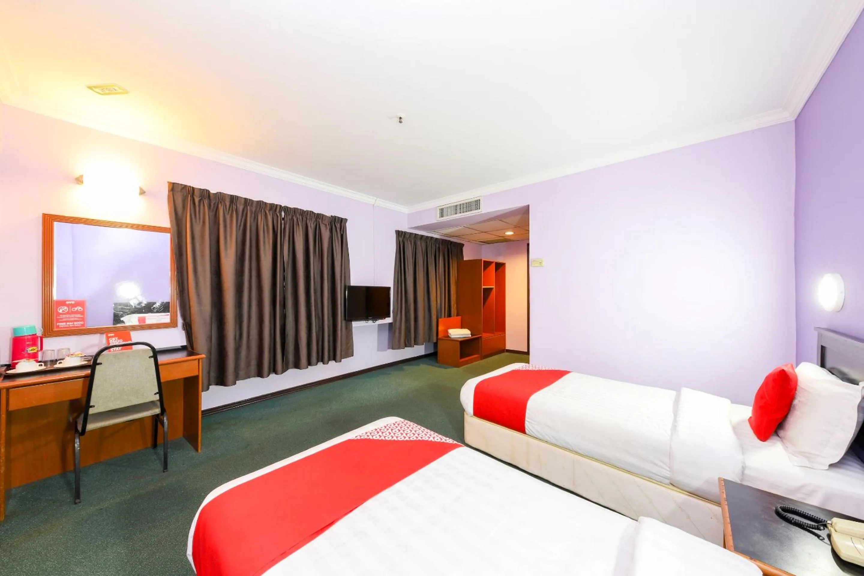 Bedroom in OYO 472 Comfort Hotel 1