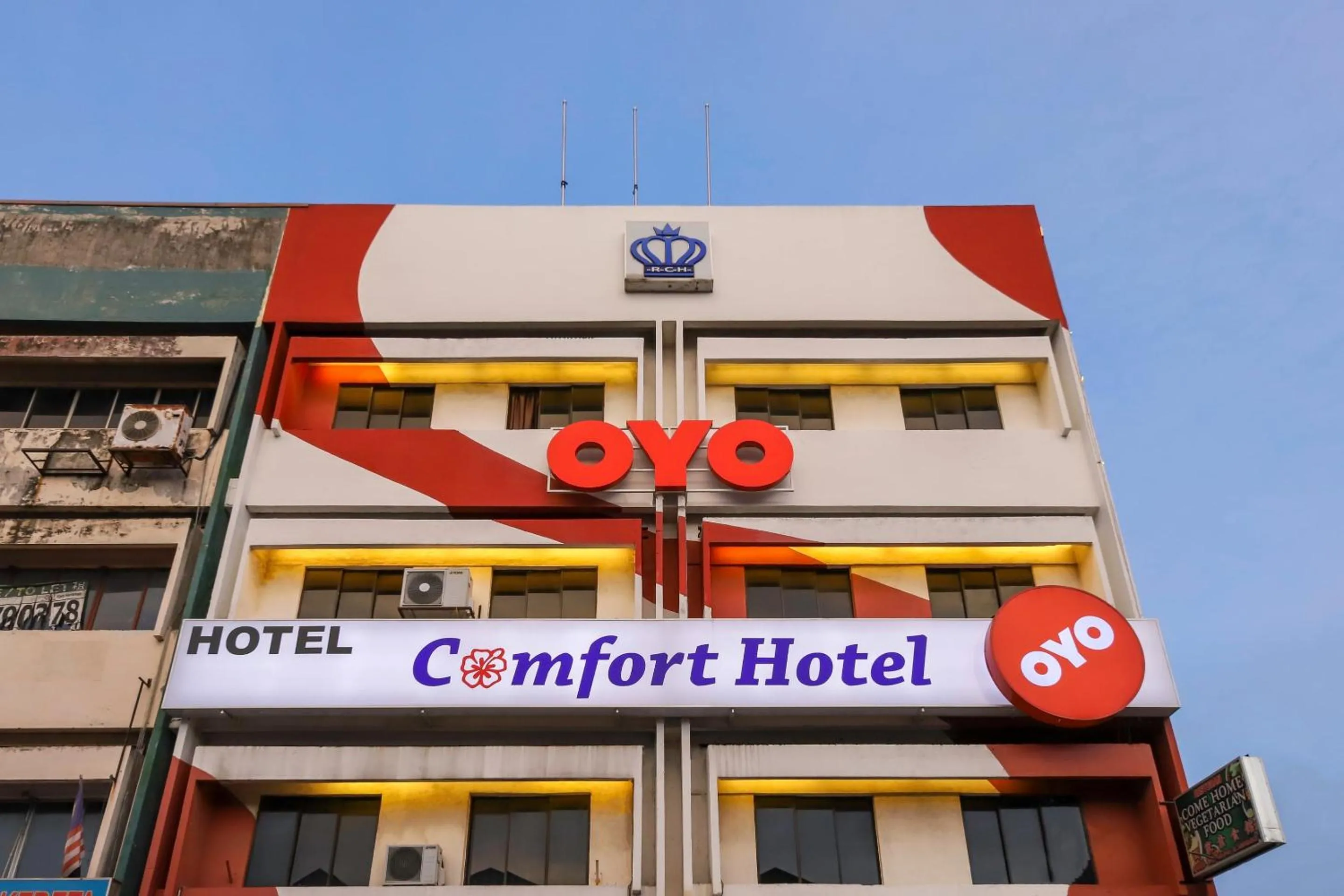 Facade/entrance, Property Building in OYO 472 Comfort Hotel 1