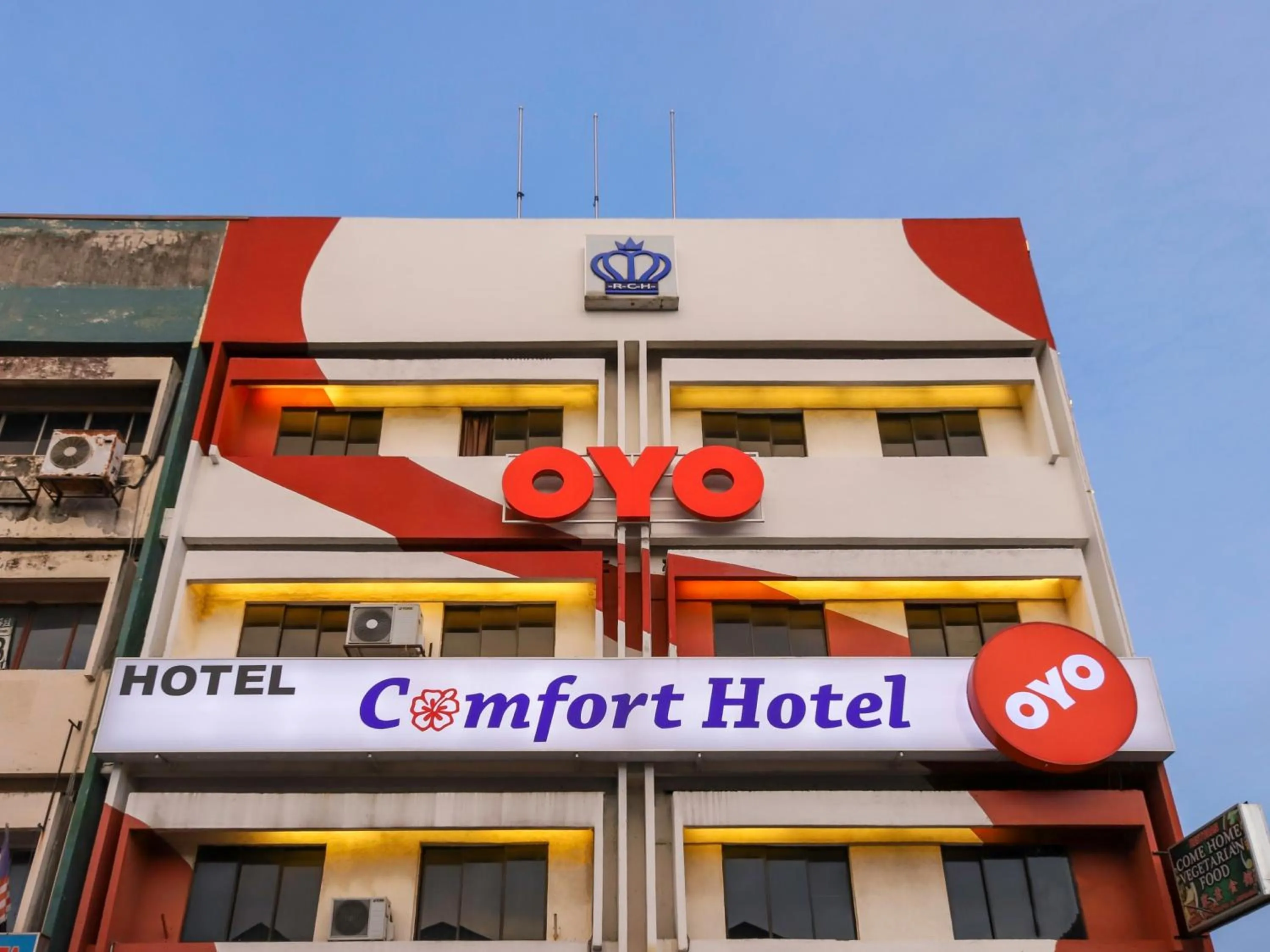 Facade/entrance, Property Building in OYO 472 Comfort Hotel 1