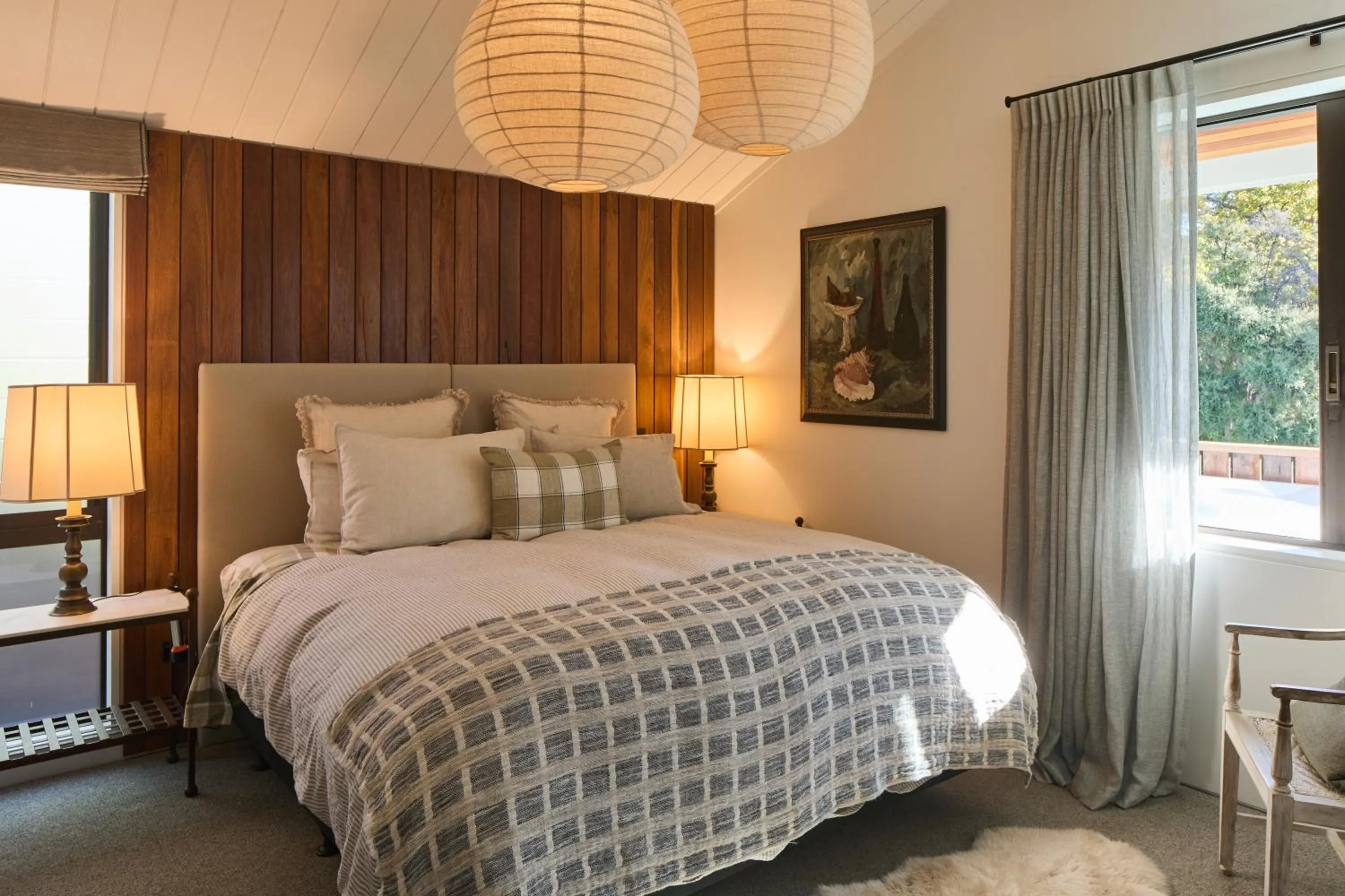 Bed in Newton Heights