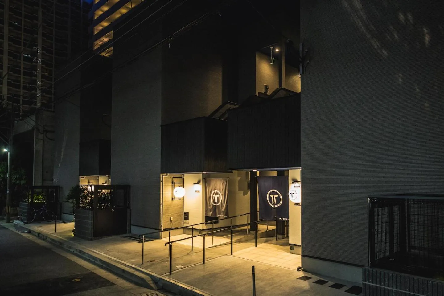 Facade/entrance in TRIP POD SUMIYOSHI B