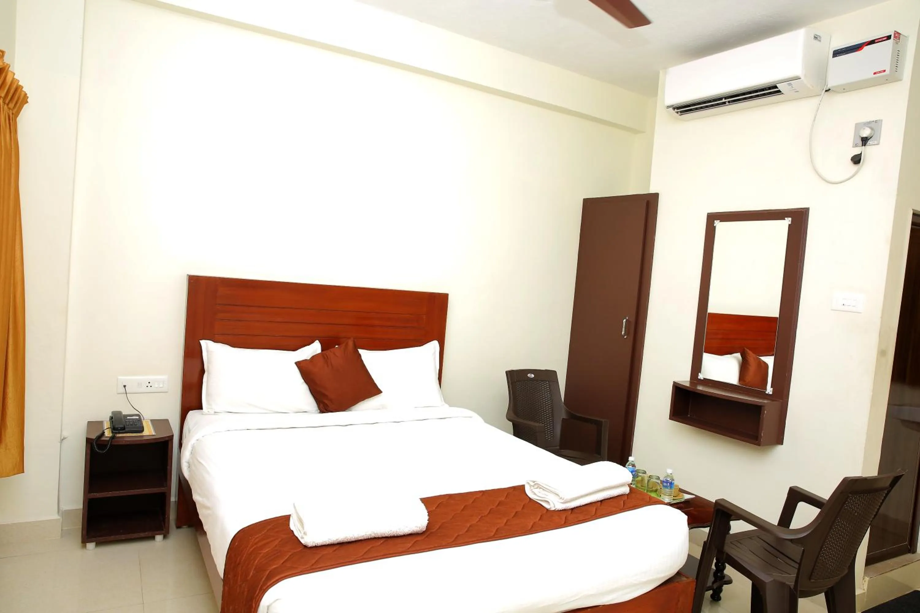 Photo of the whole room in Rani Residency