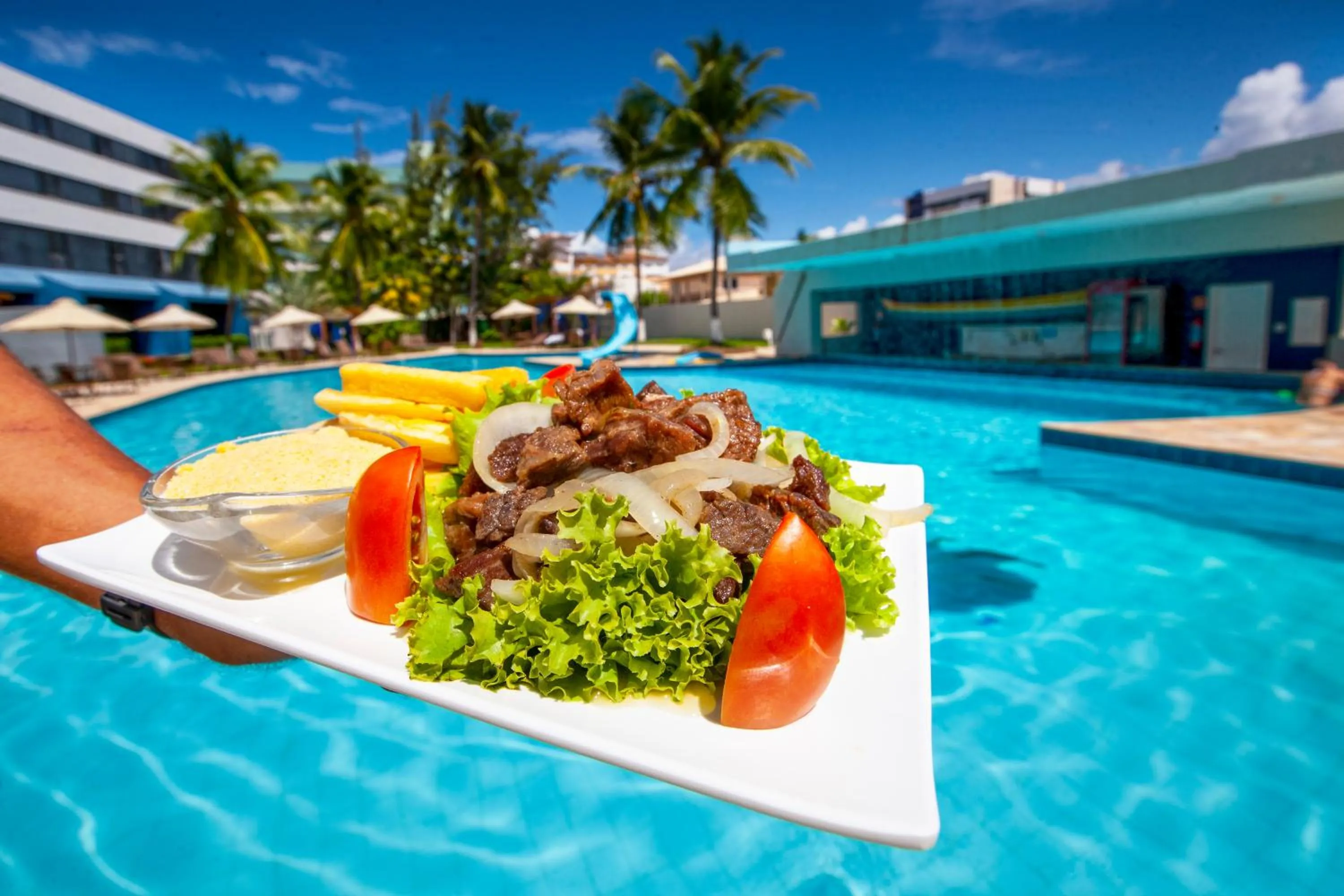 Food and drinks in Del Mar Hotel