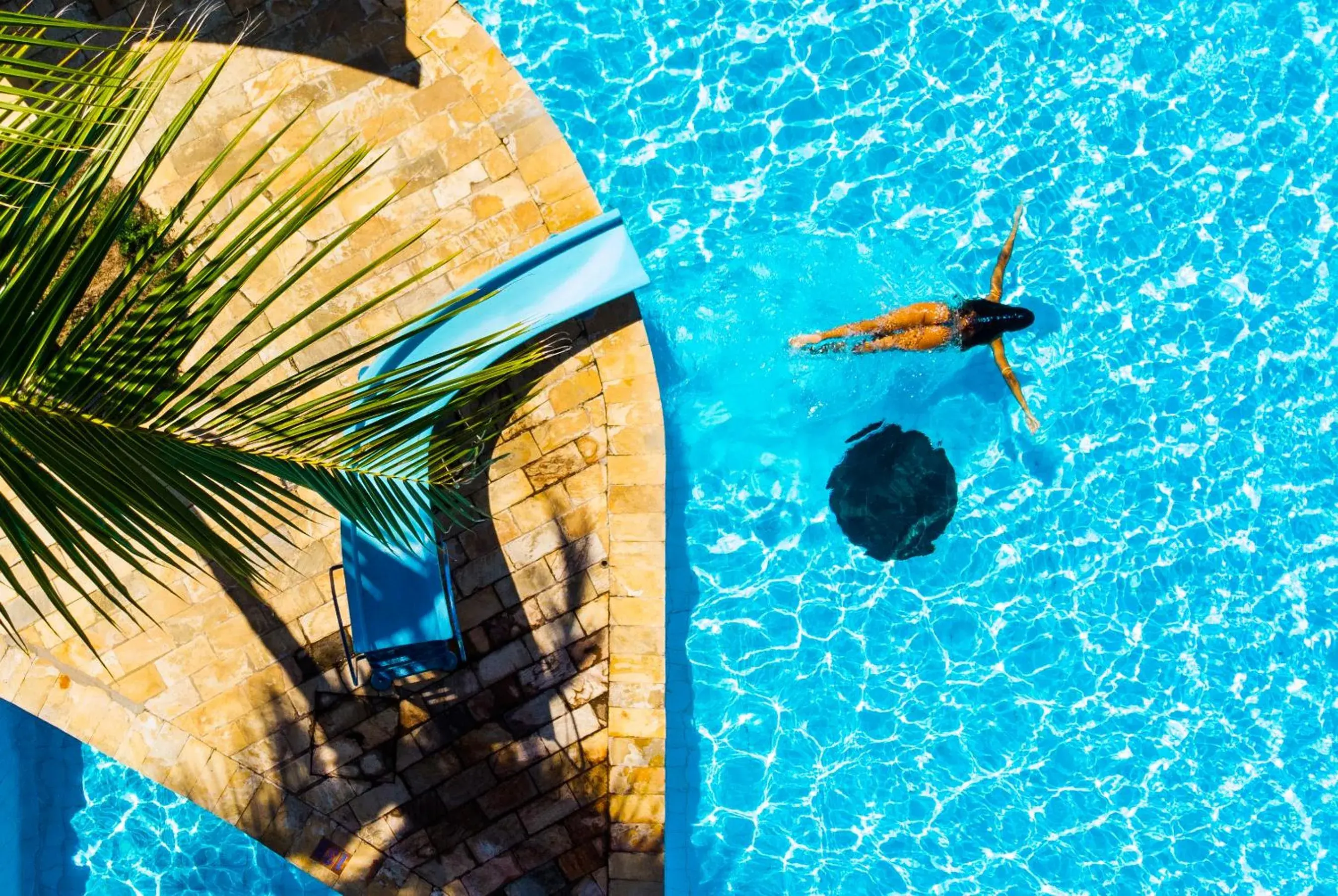 Swimming pool in Del Mar Hotel Swimming pool in Del Mar Hotel
