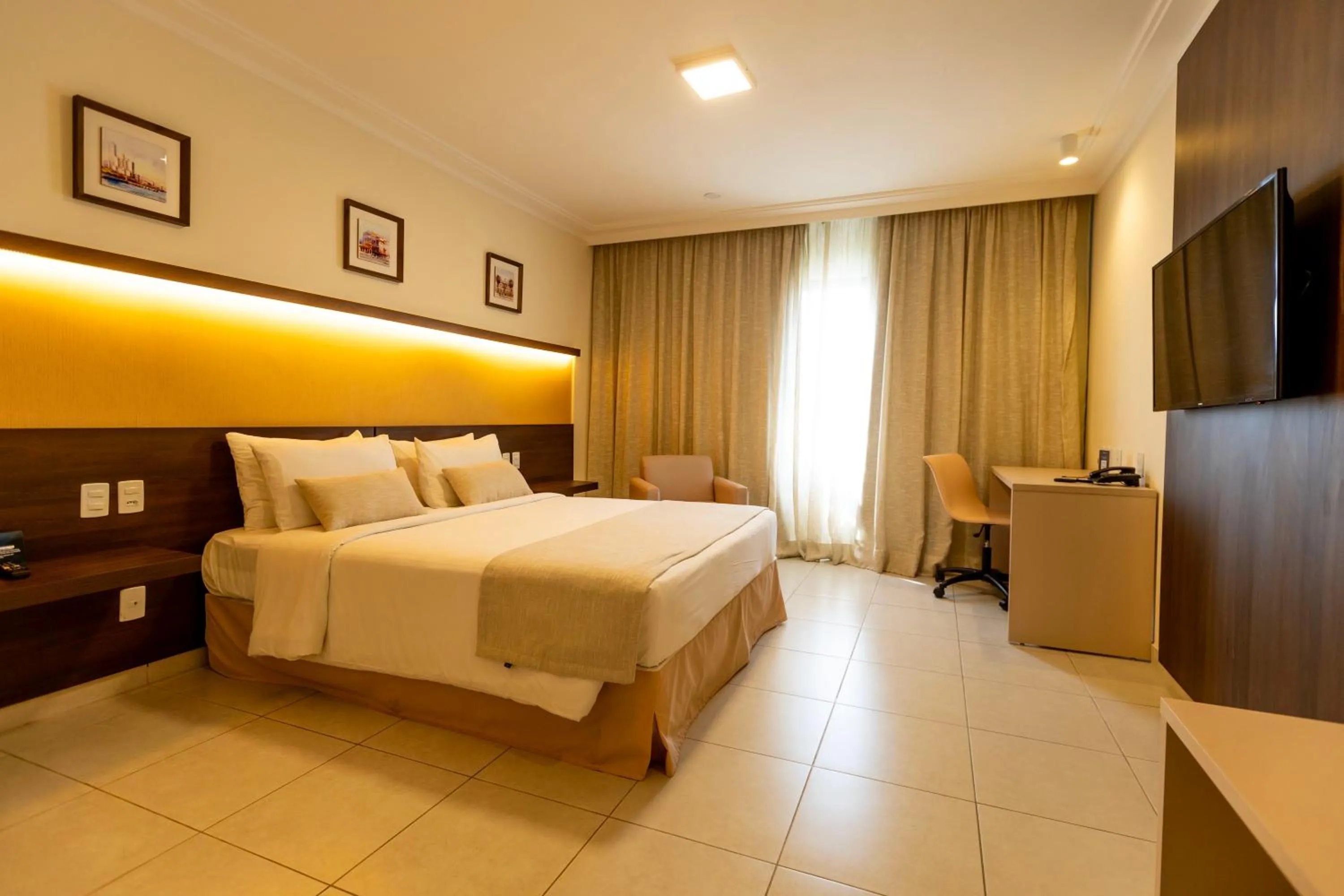 Bed in Del Mar Hotel