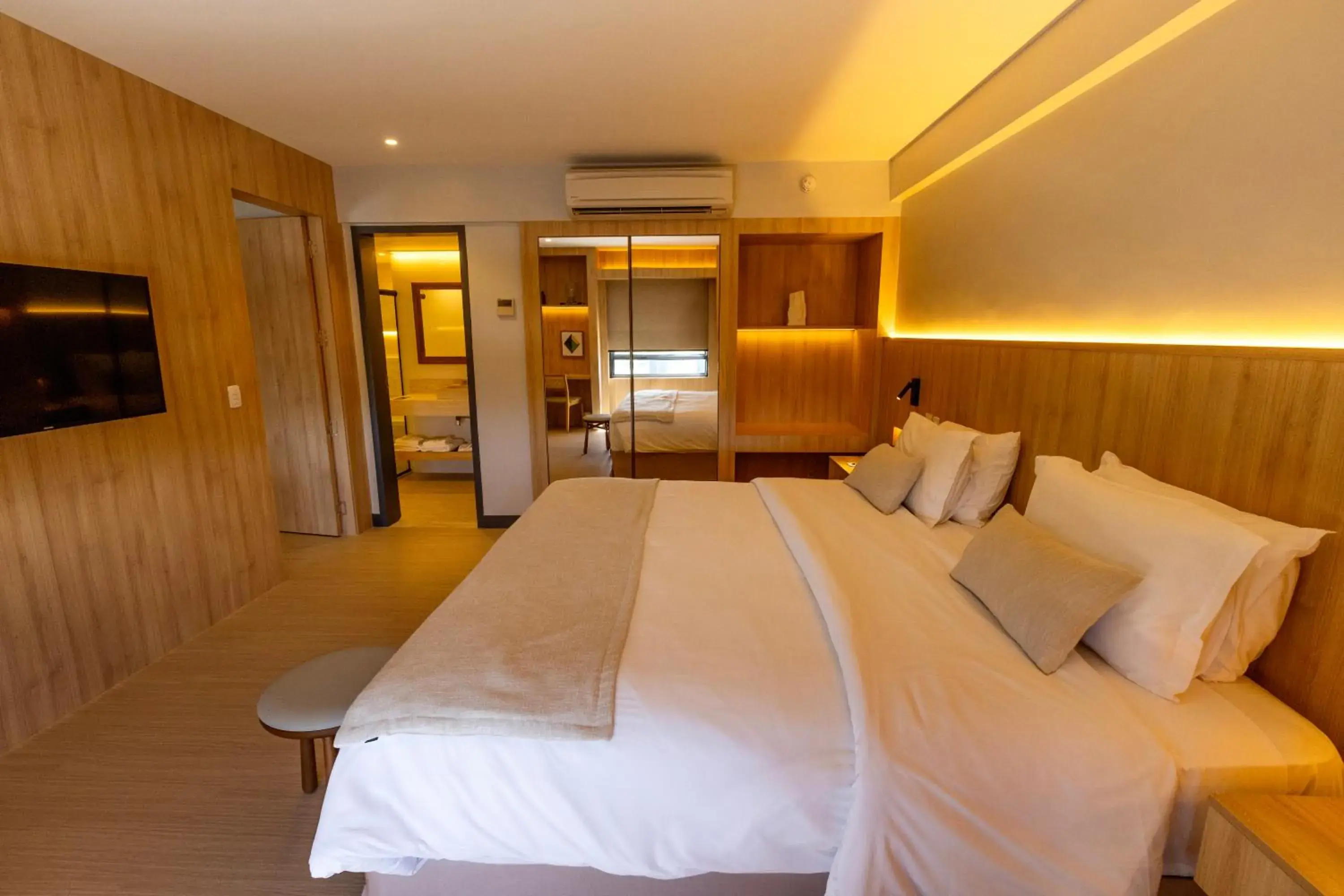 Bed in Del Mar Hotel Bed in Del Mar Hotel