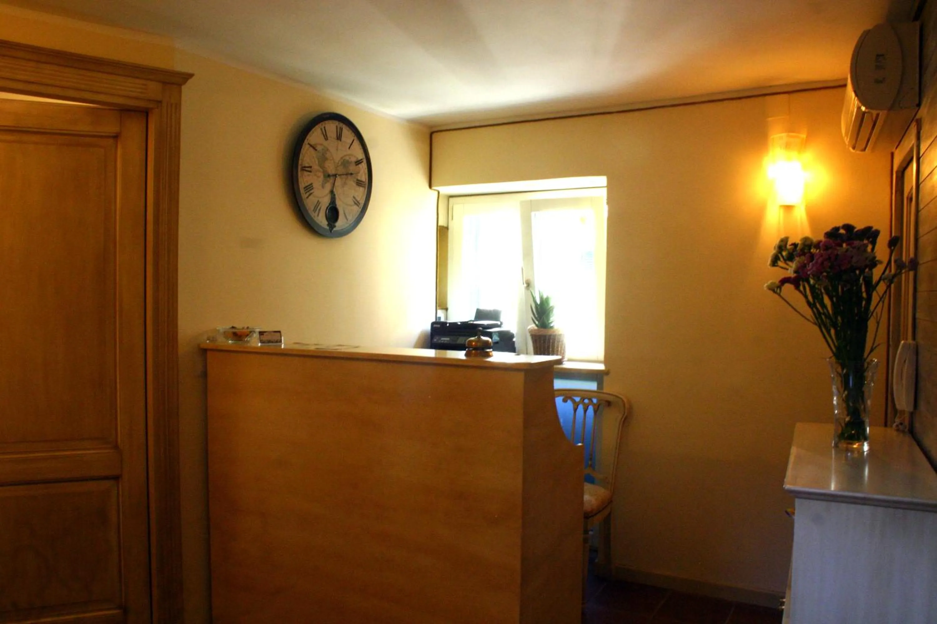 Communal lounge/ TV room in B&B Residenza Cardinale