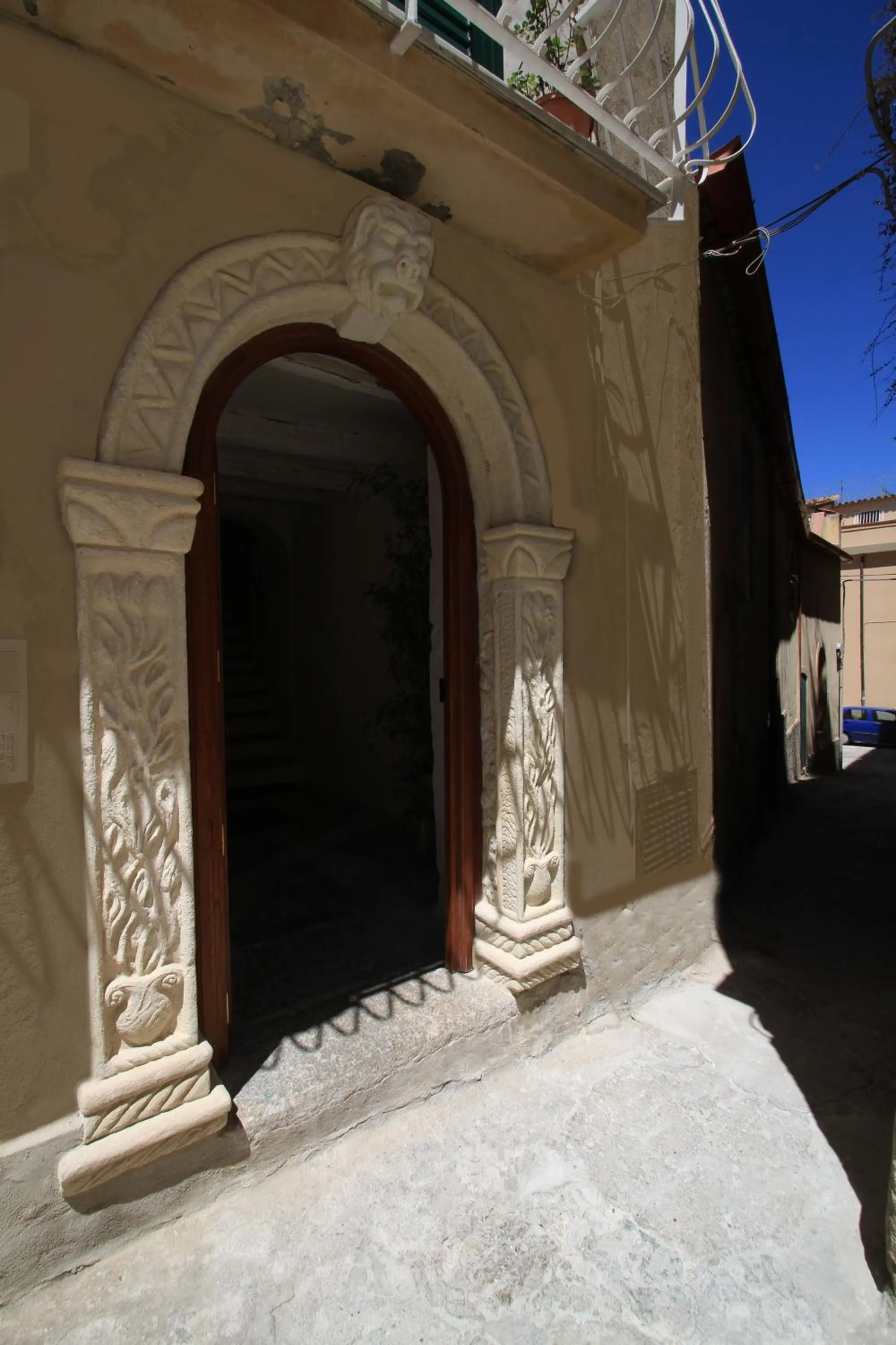 Facade/entrance in B&B Residenza Cardinale