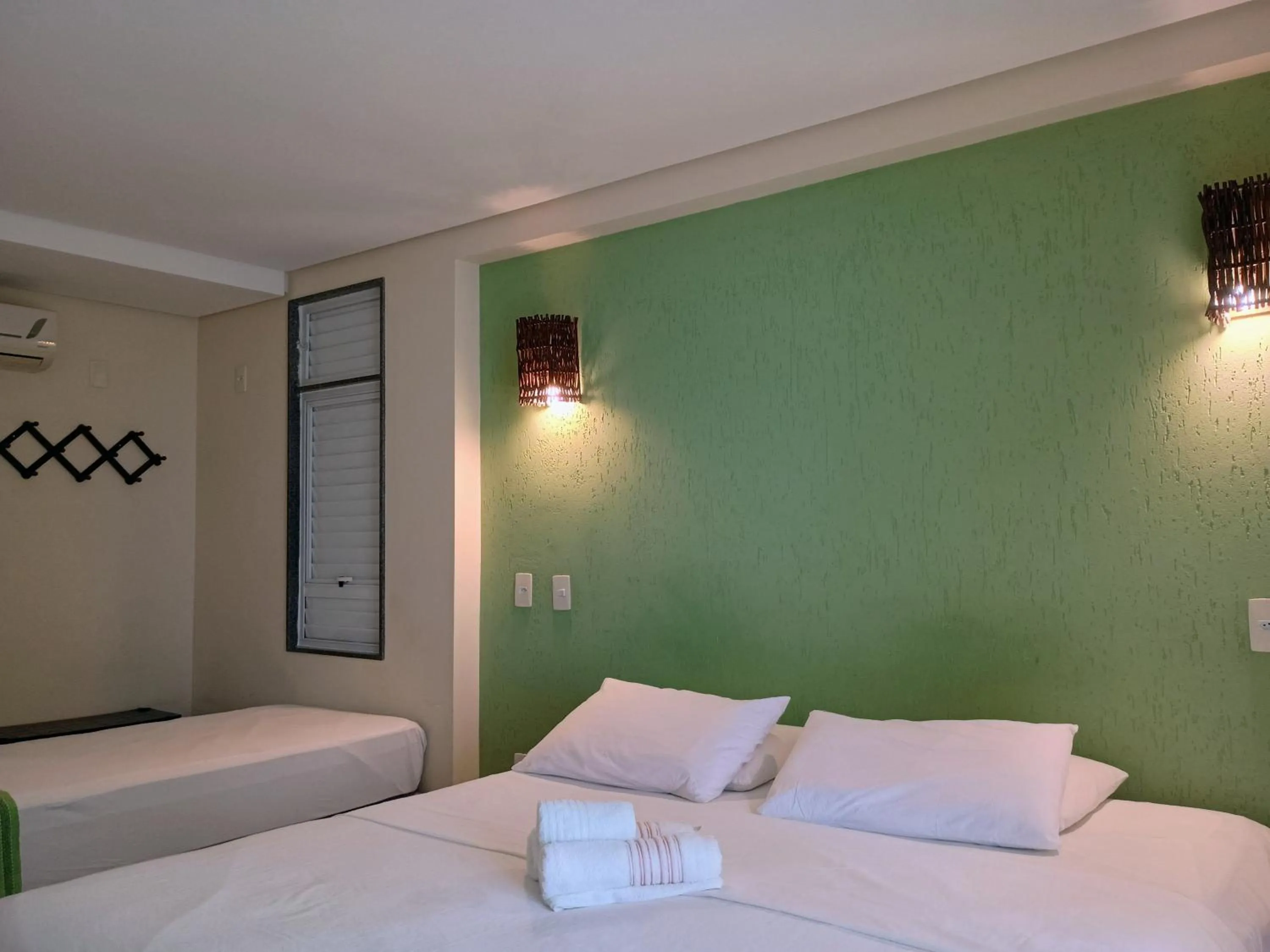 Photo of the whole room, Bed in Pousada Laguna