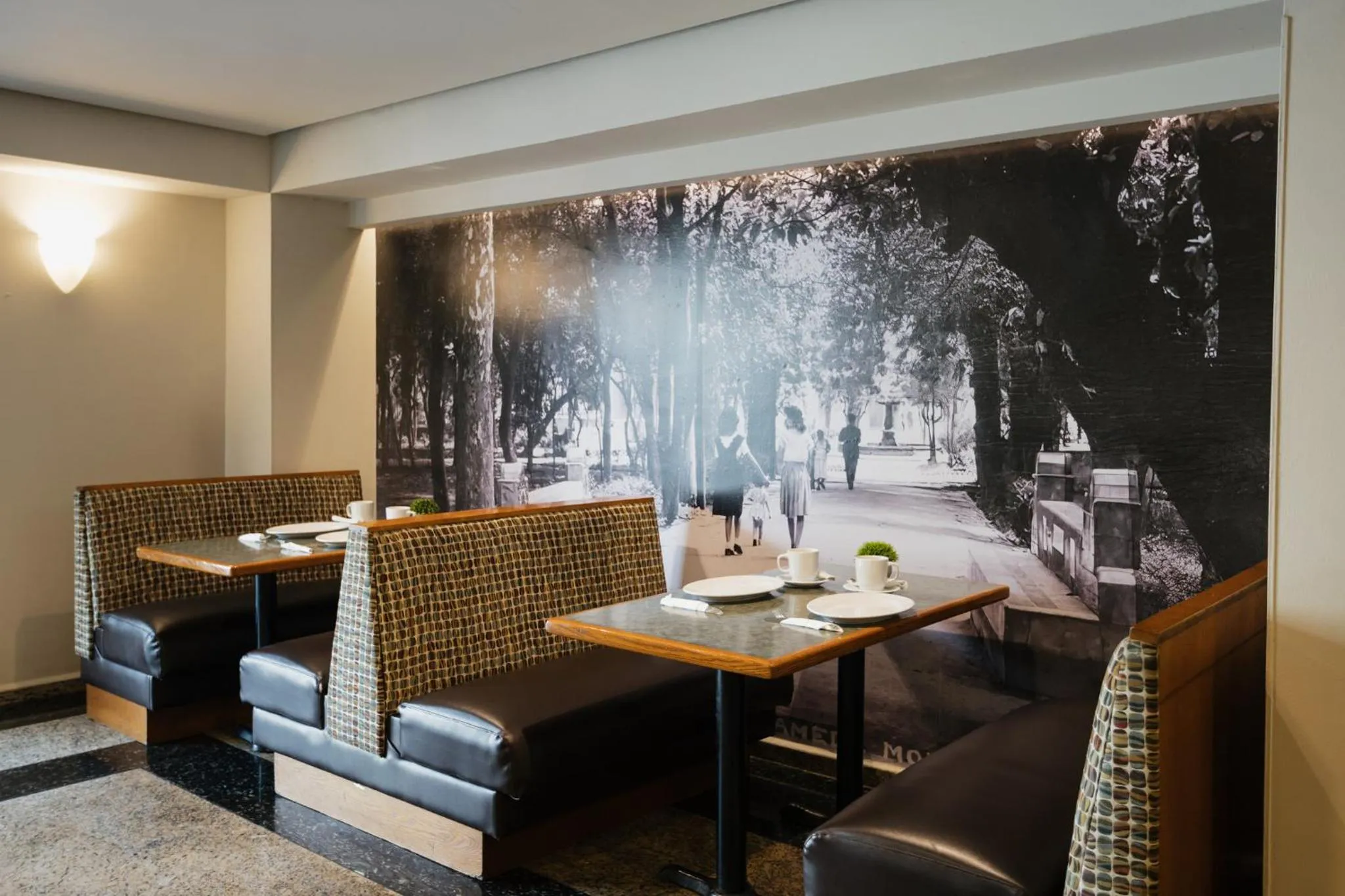 Restaurant/places to eat in Hotel Parque Central