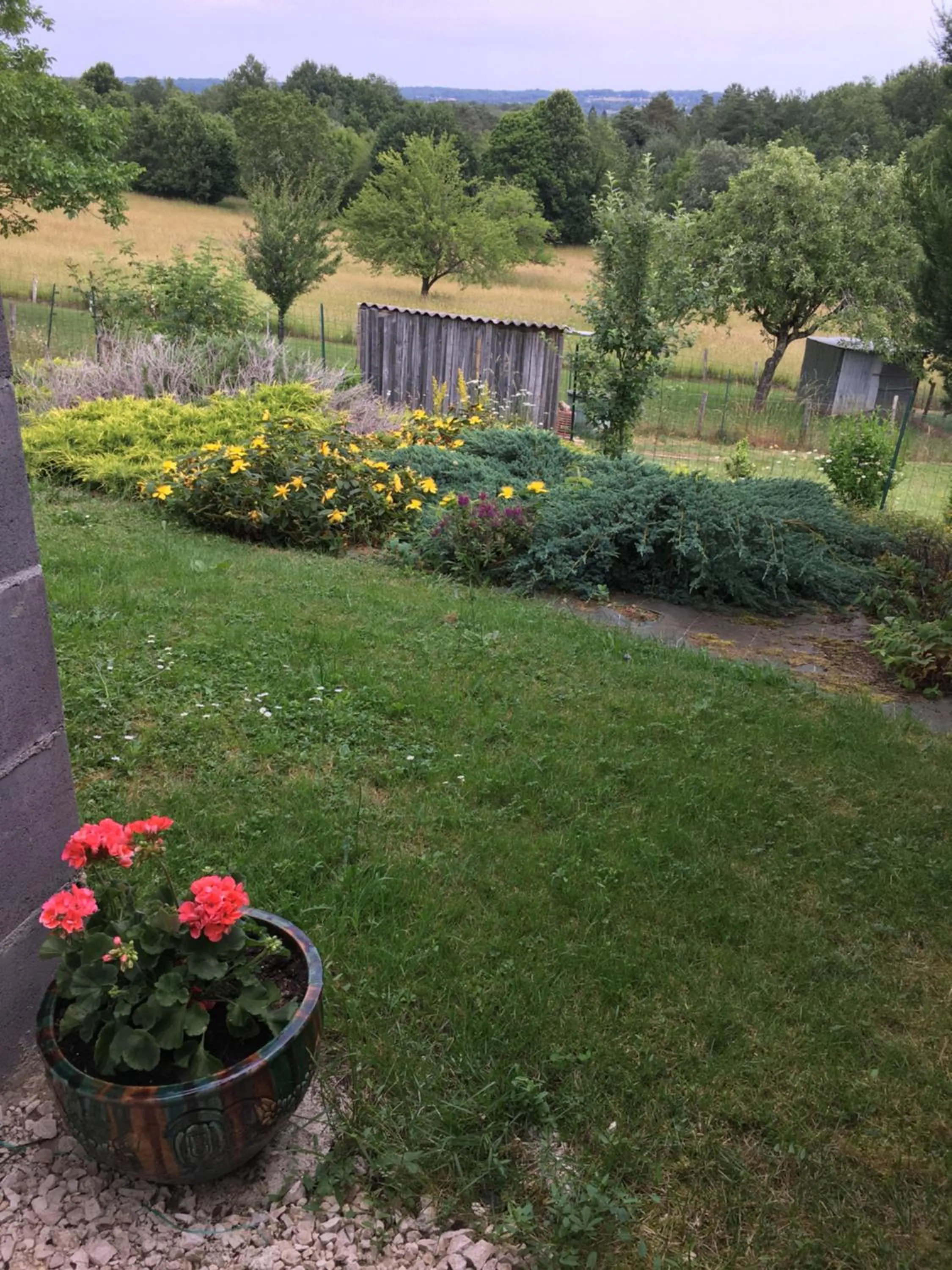 Garden view in Chambre d'hôtes Le clos de Rapevache